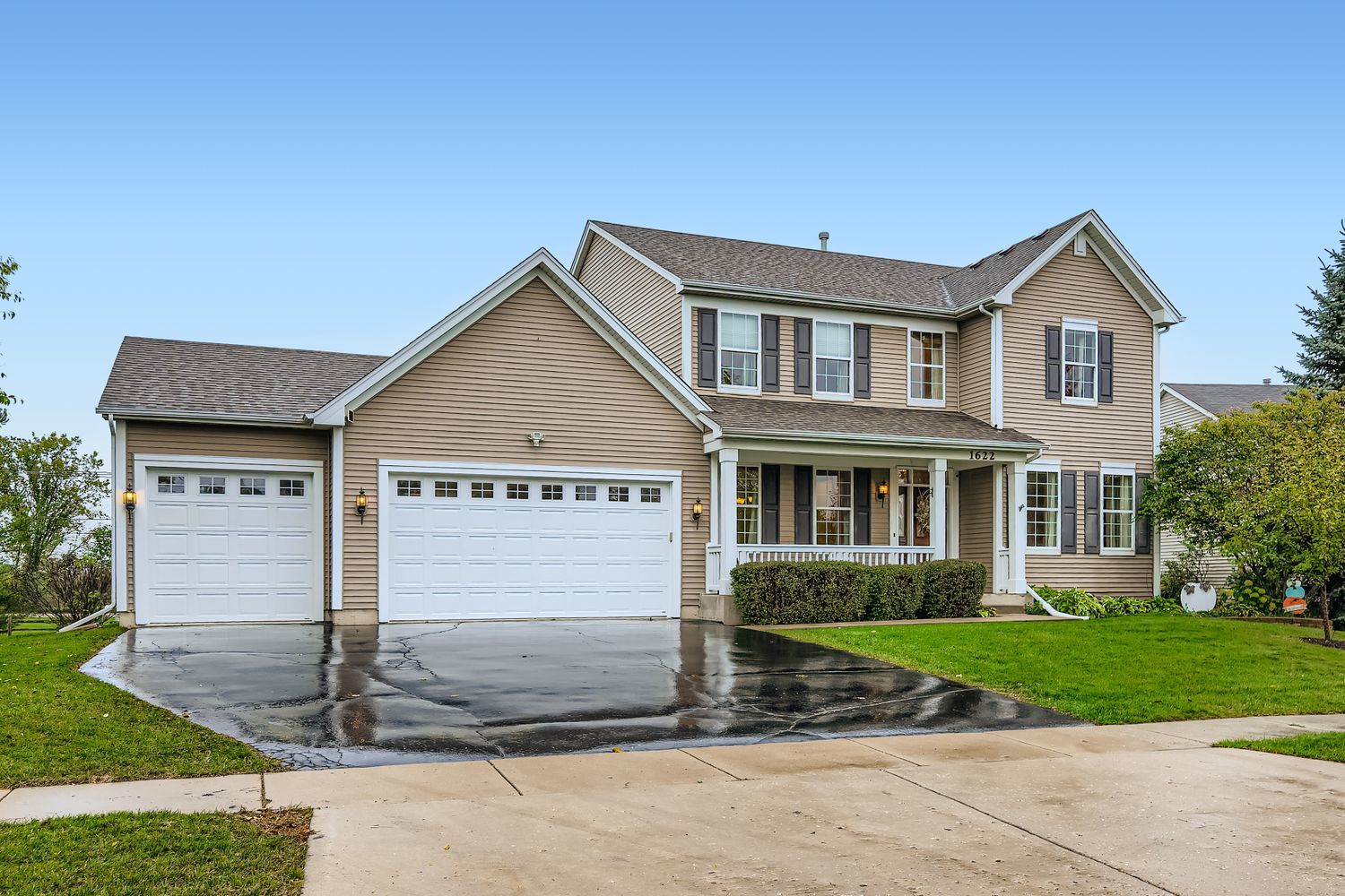 1622 Conway Circle, McHenry, IL 60050