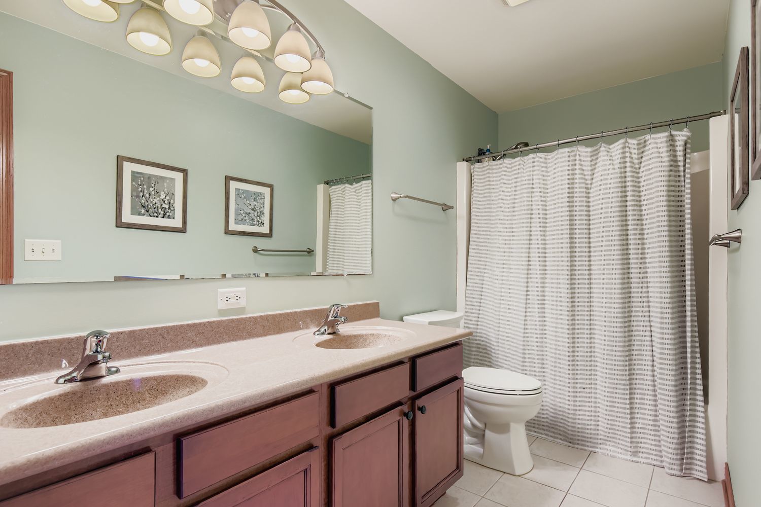 1622 Conway Circle, McHenry, IL 60050