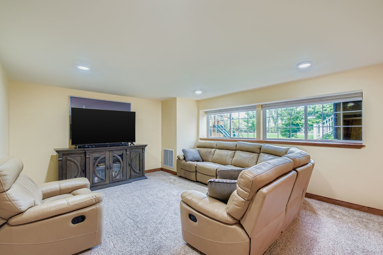 1622 Conway Circle, McHenry, IL 60050