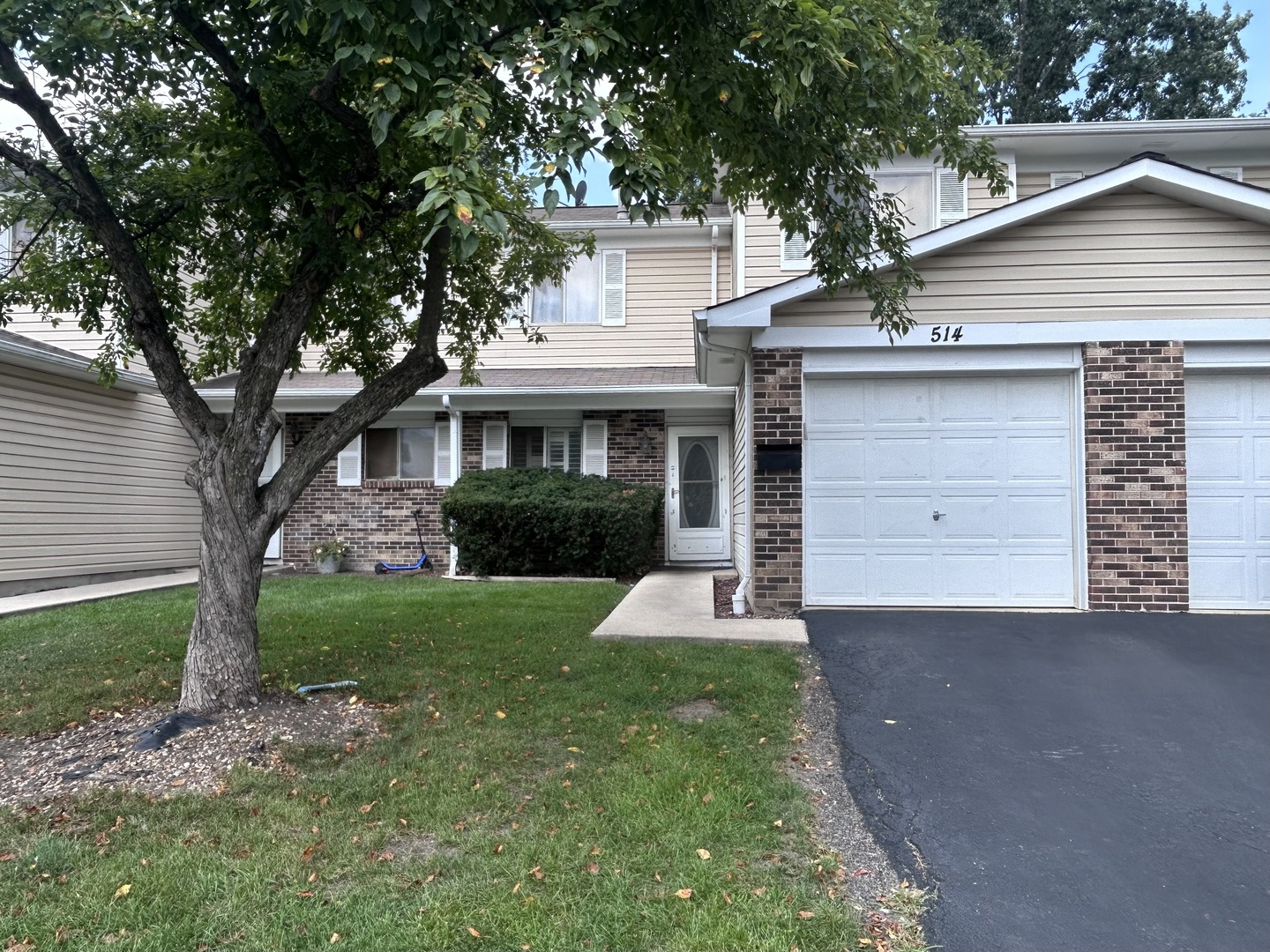 514 Alton Court, Carol Stream, IL 60188