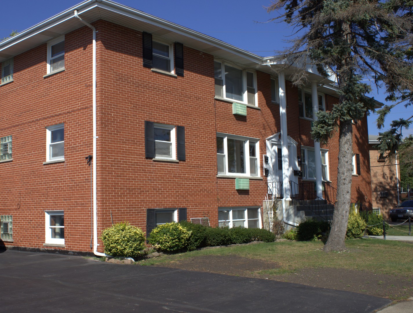 8856 Plainfield Road #4, Brookfield, IL 60513