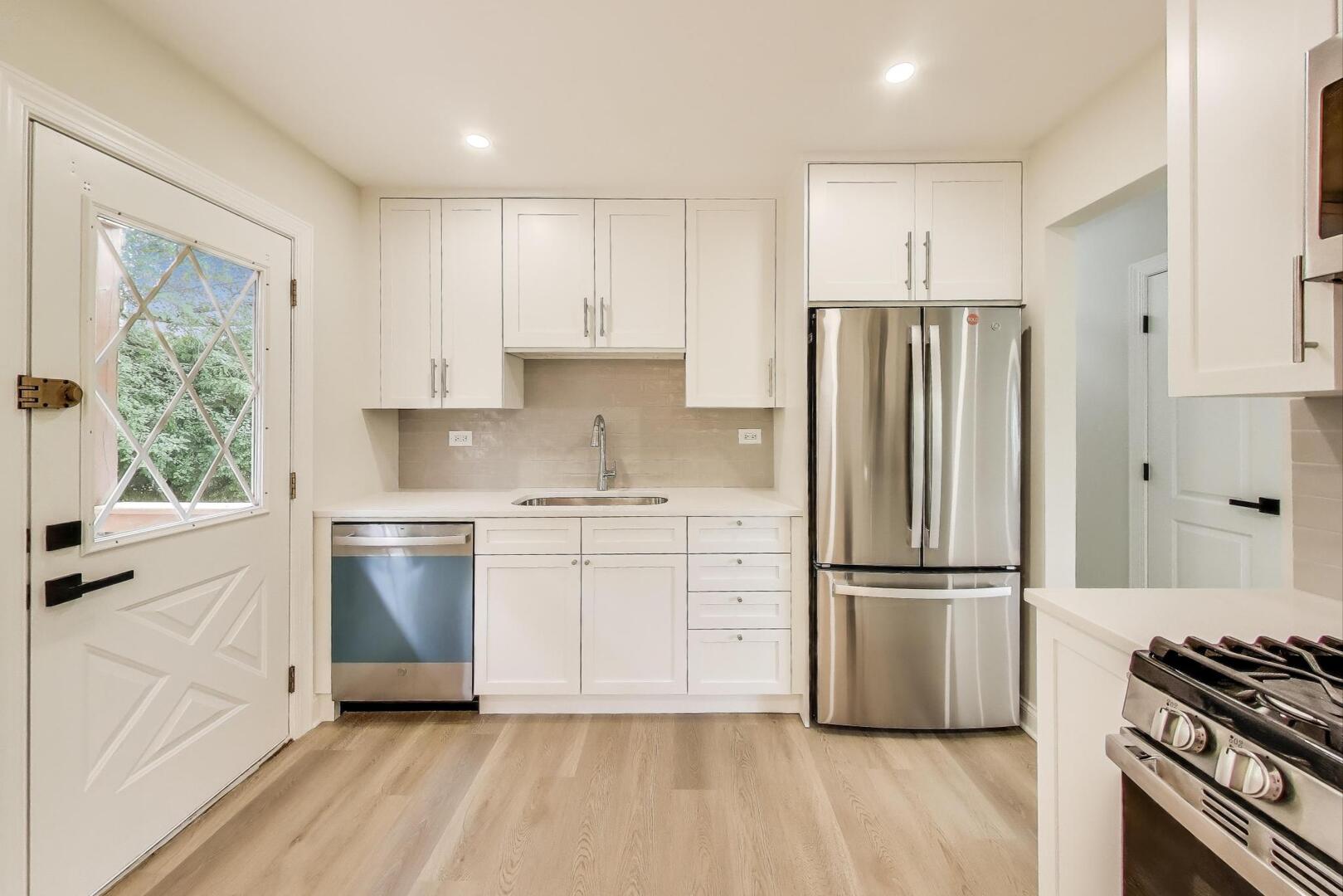 6915 Hawthorne Lane, Hanover Park, IL 60133