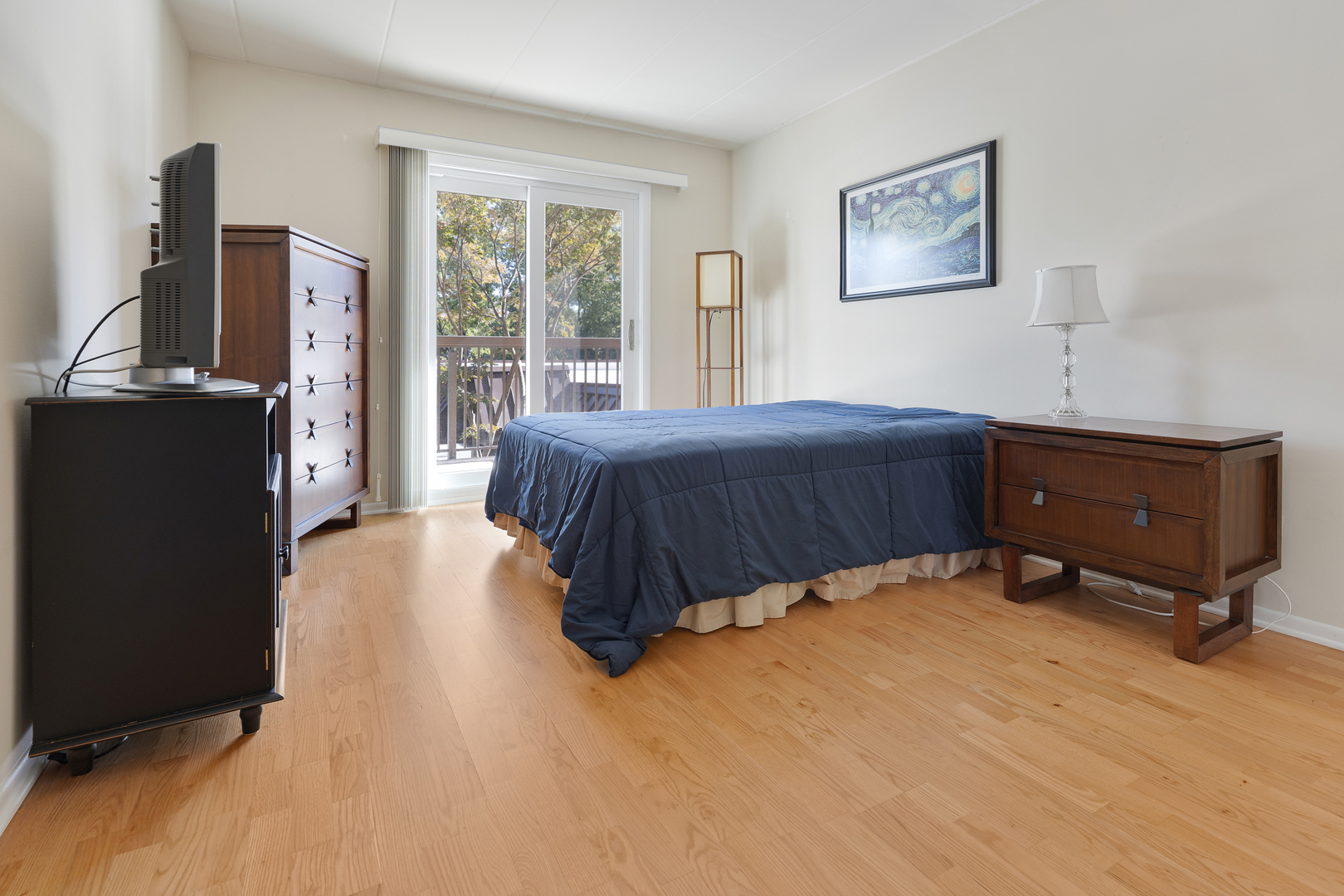 6443 Clarendon Hills Road #206, Willowbrook, IL 60527