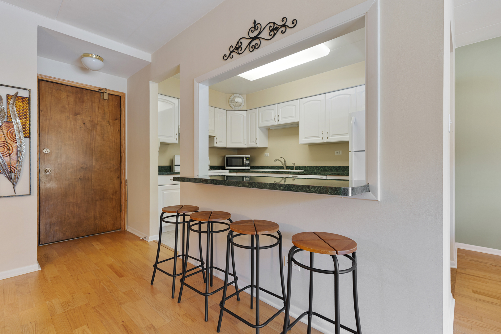 6443 Clarendon Hills Road #206, Willowbrook, IL 60527