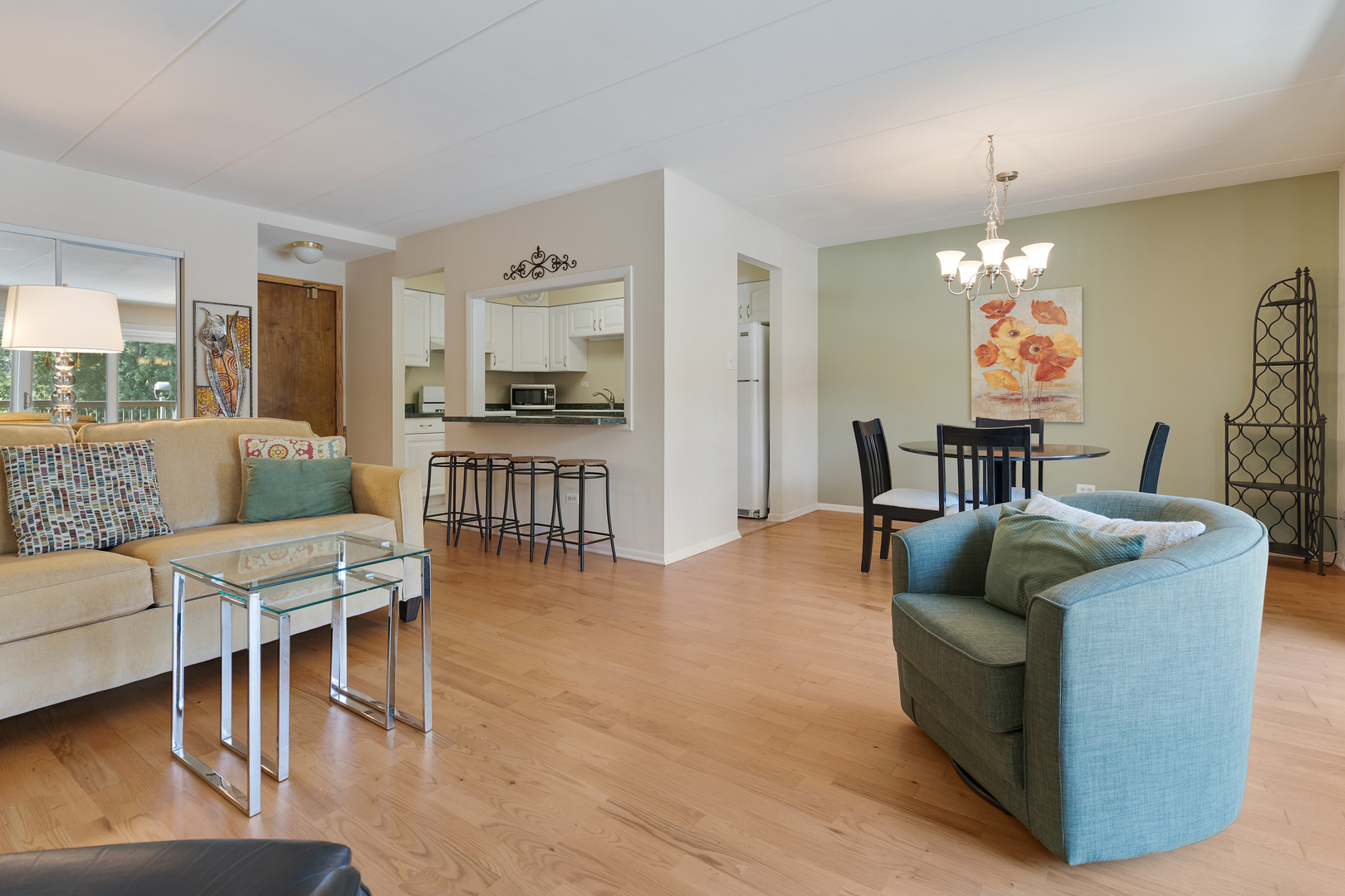 6443 Clarendon Hills Road #206, Willowbrook, IL 60527