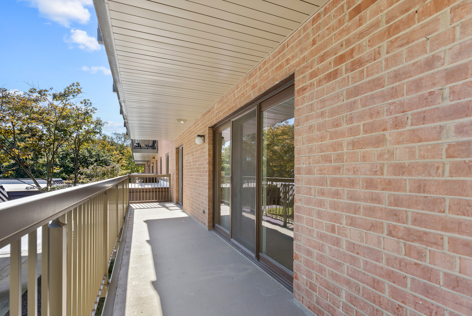 6443 Clarendon Hills Road #206, Willowbrook, IL 60527