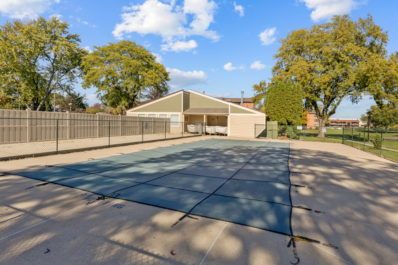 6443 Clarendon Hills Road #206, Willowbrook, IL 60527