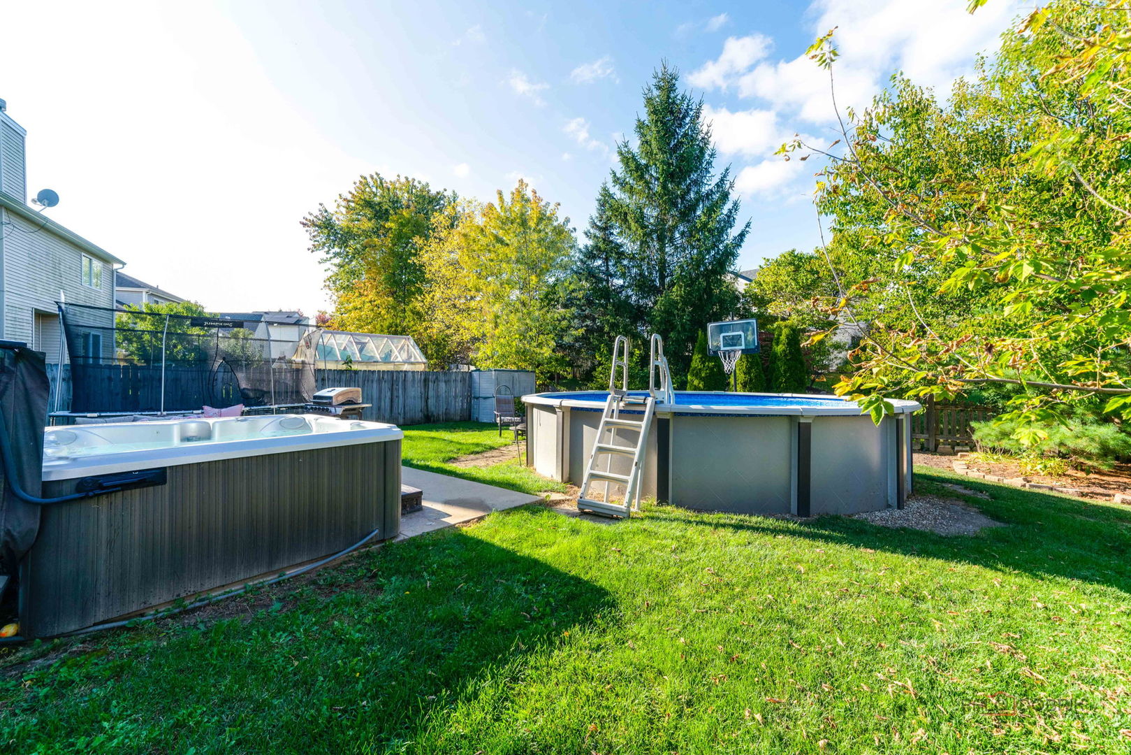 2244 N Canterbury Lane, Round Lake Beach, IL 60073