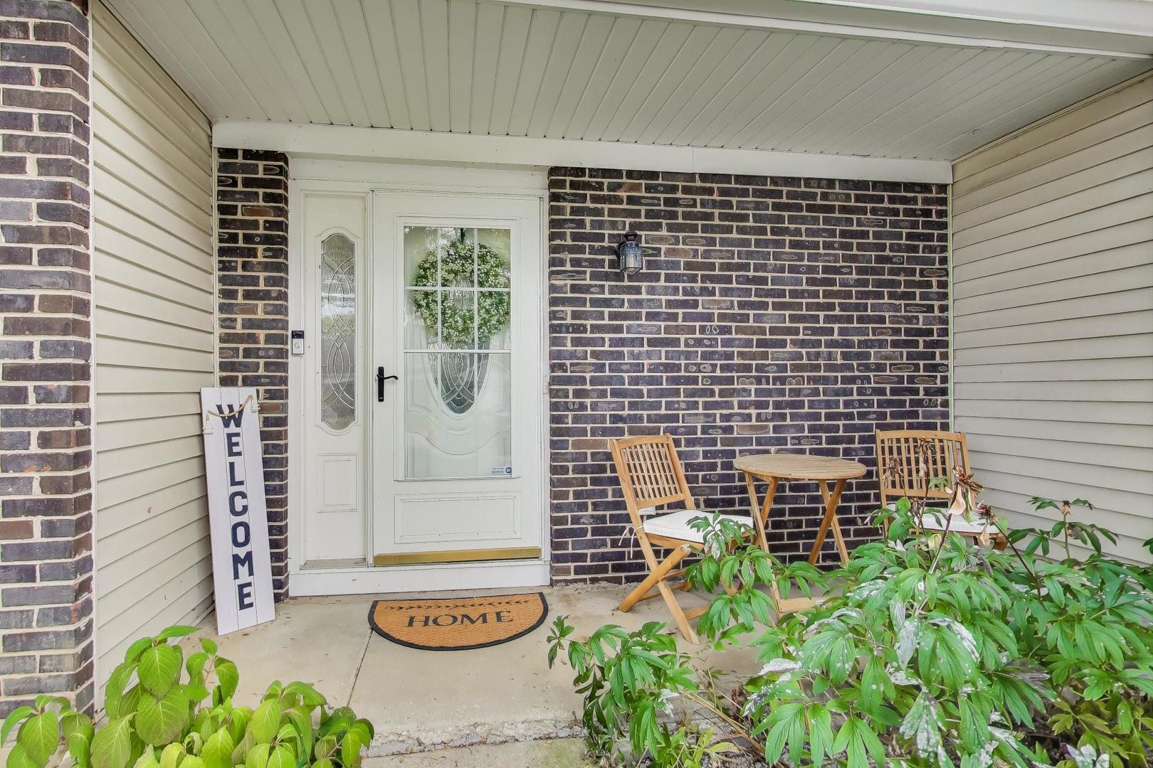 1080 Colony Lake Drive, Schaumburg, IL 60194