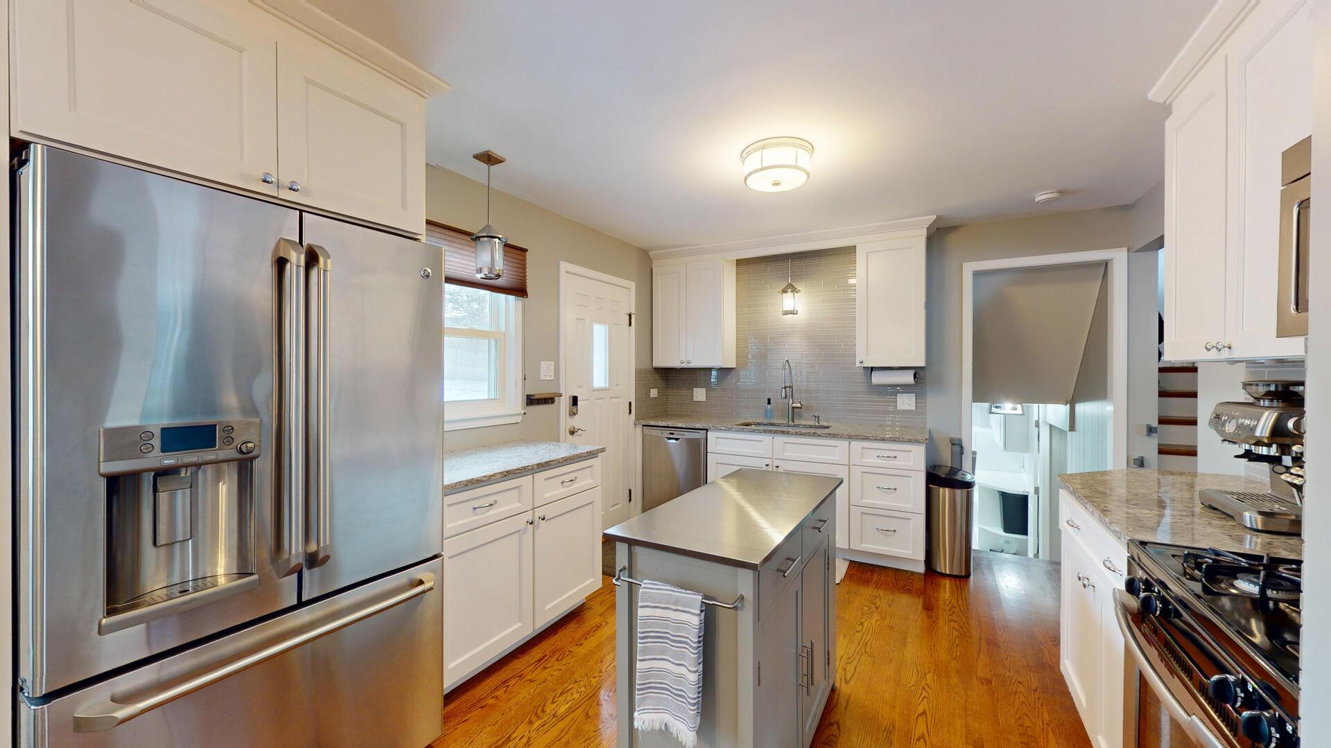 6033 Brookbank Road, Downers Grove, IL 60516