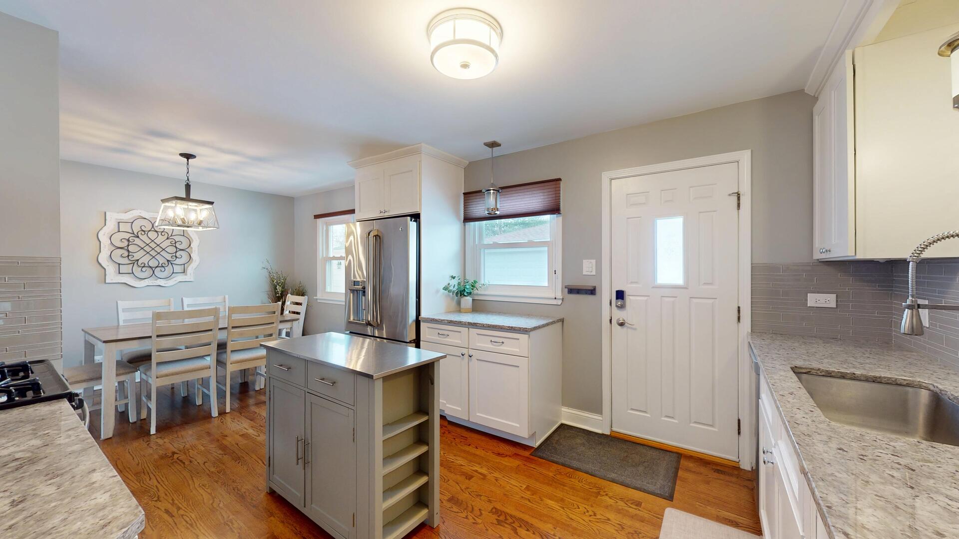 6033 Brookbank Road, Downers Grove, IL 60516