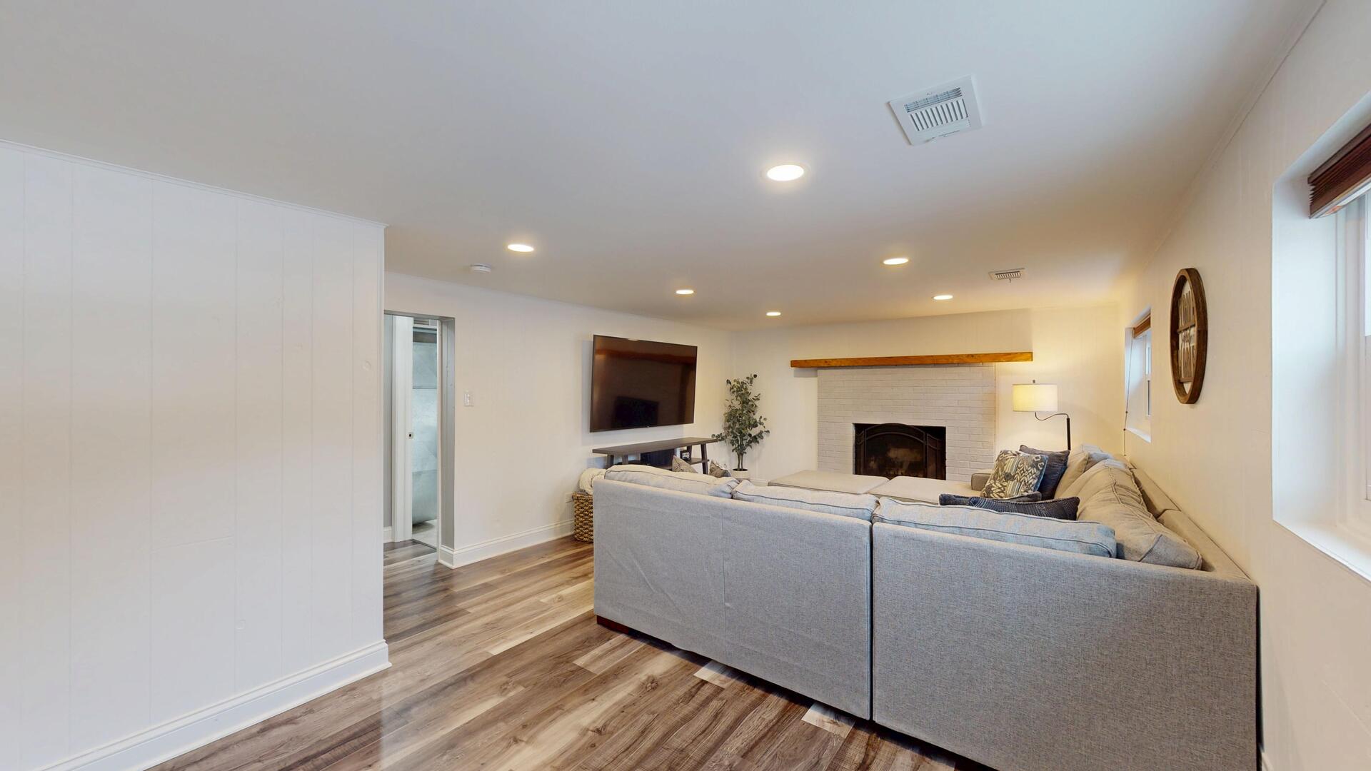 6033 Brookbank Road, Downers Grove, IL 60516