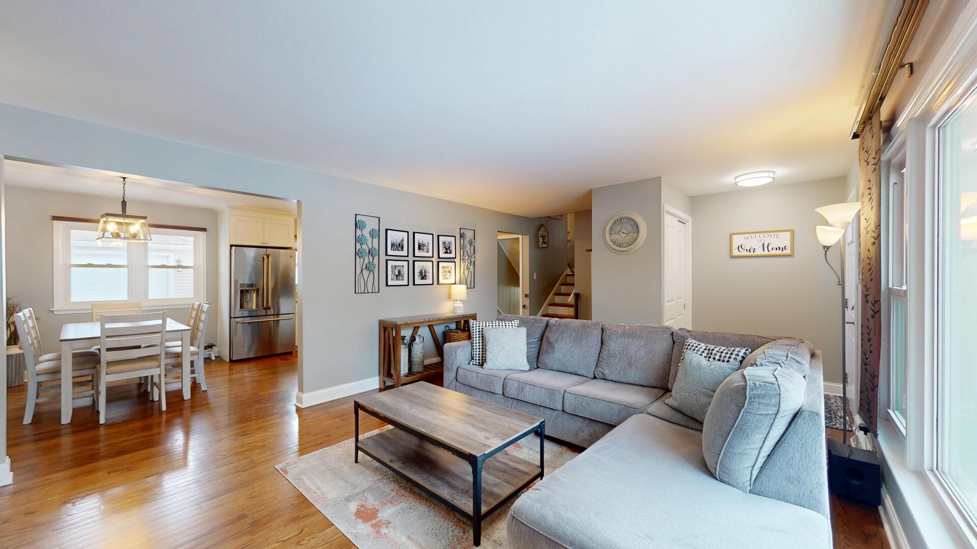 6033 Brookbank Road, Downers Grove, IL 60516