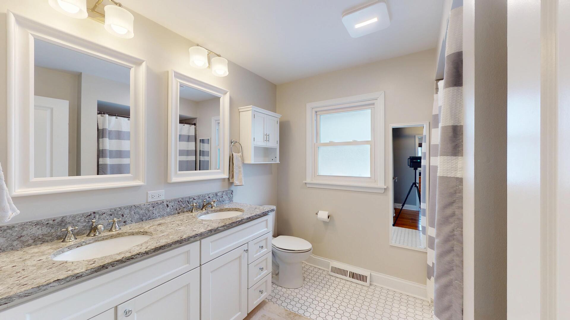 6033 Brookbank Road, Downers Grove, IL 60516