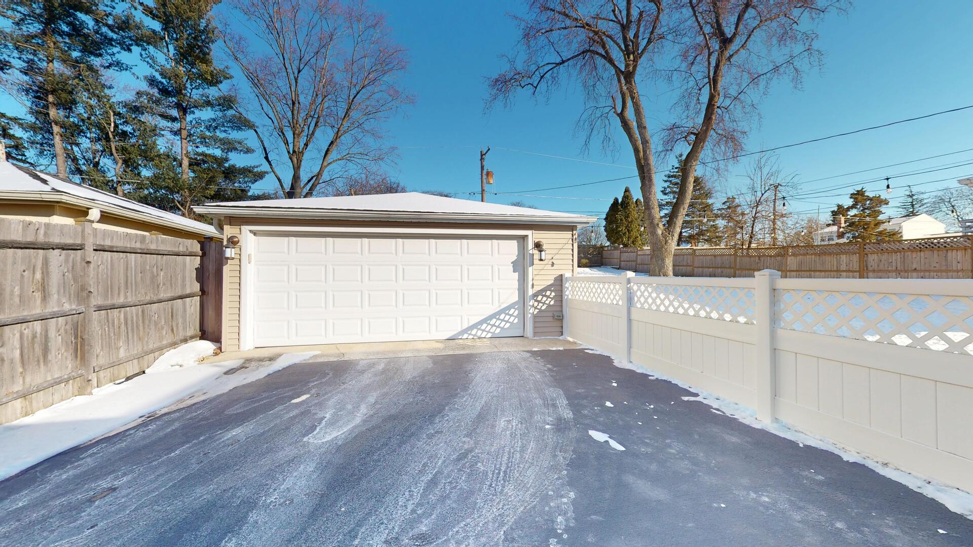 6033 Brookbank Road, Downers Grove, IL 60516