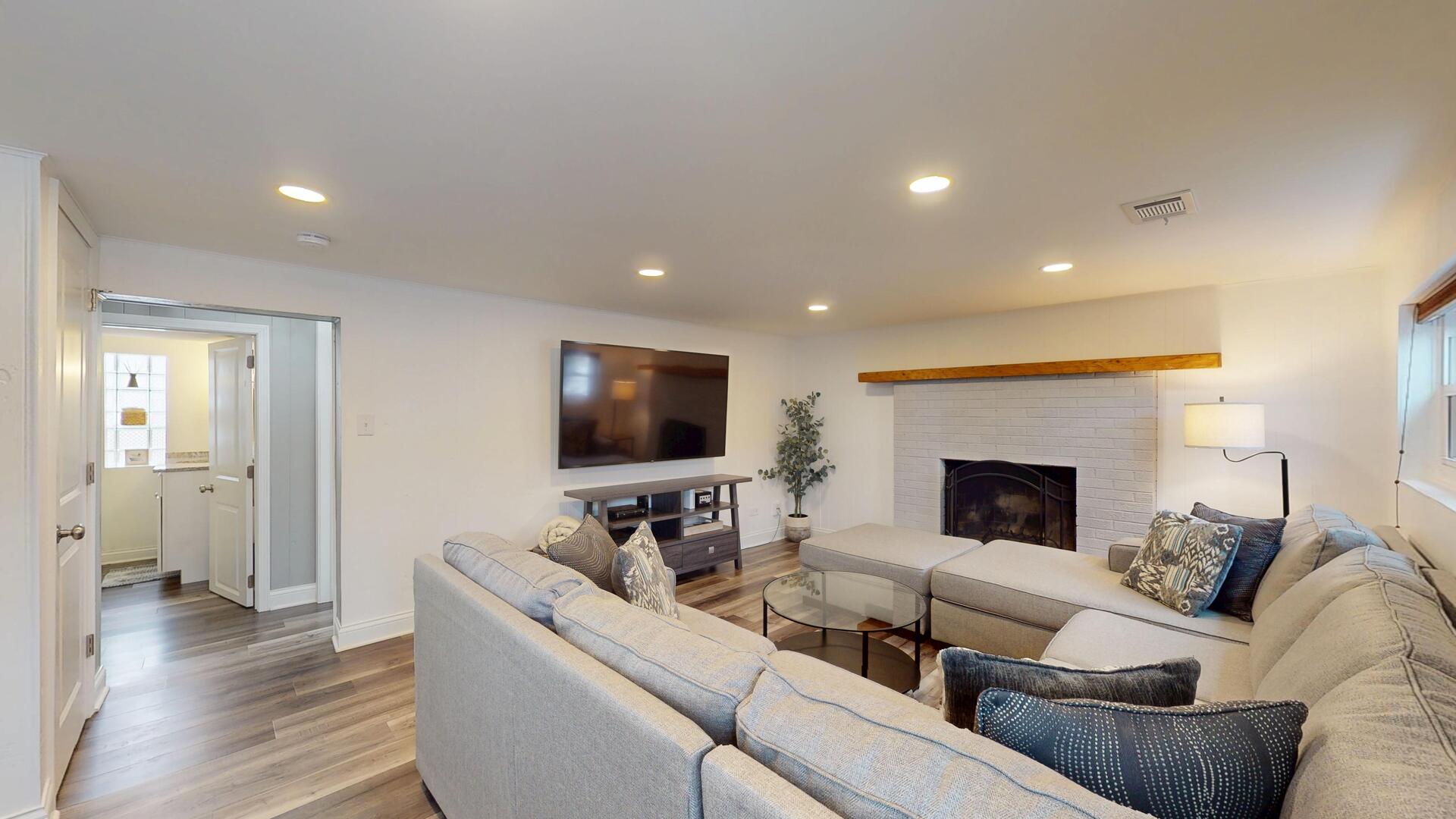 6033 Brookbank Road, Downers Grove, IL 60516