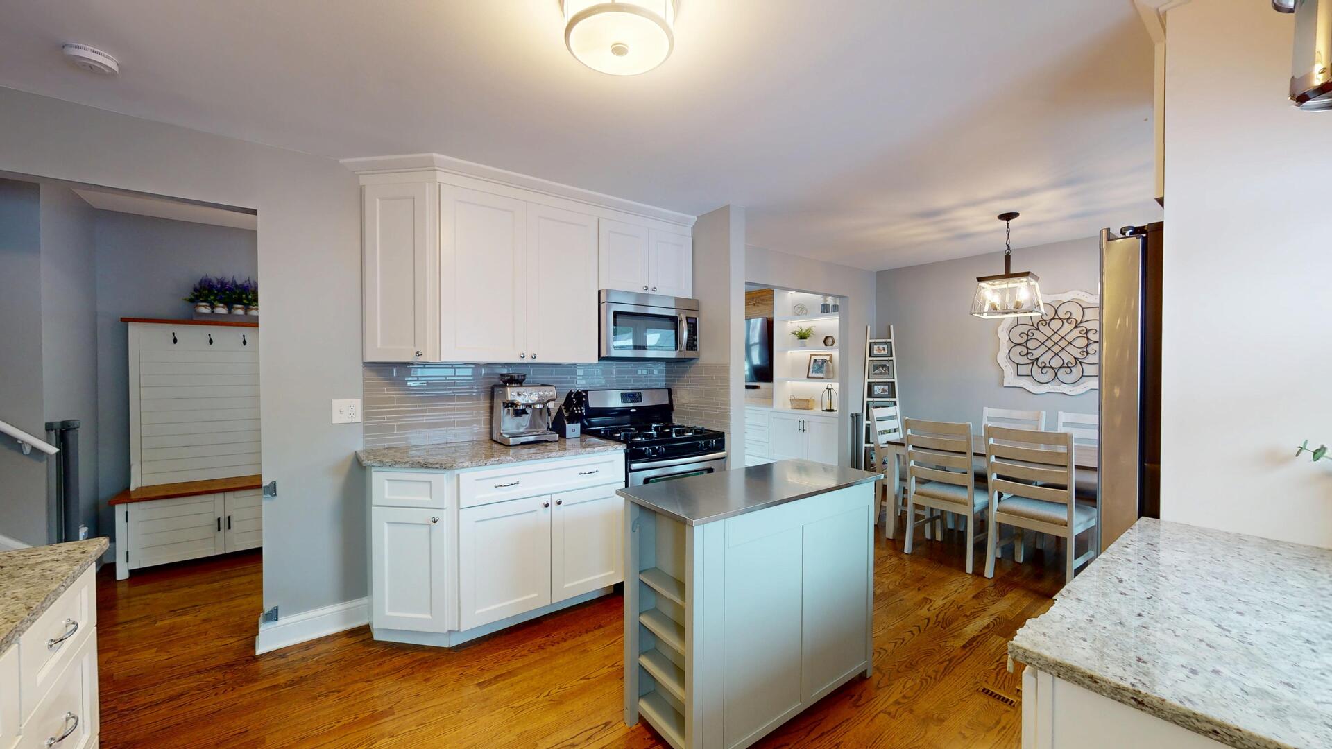 6033 Brookbank Road, Downers Grove, IL 60516