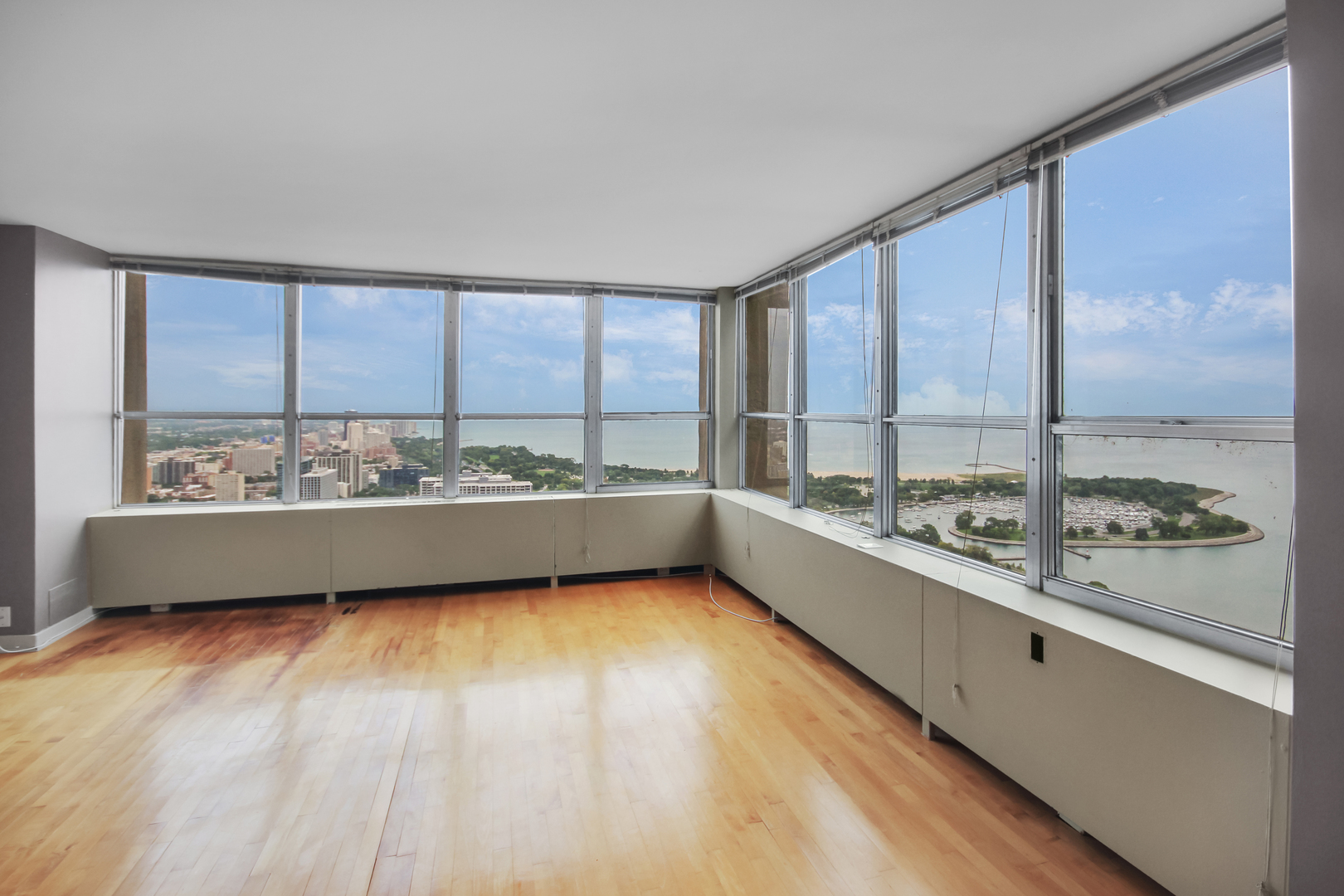 655 W Irving Park Road #5310, Chicago, IL 60613