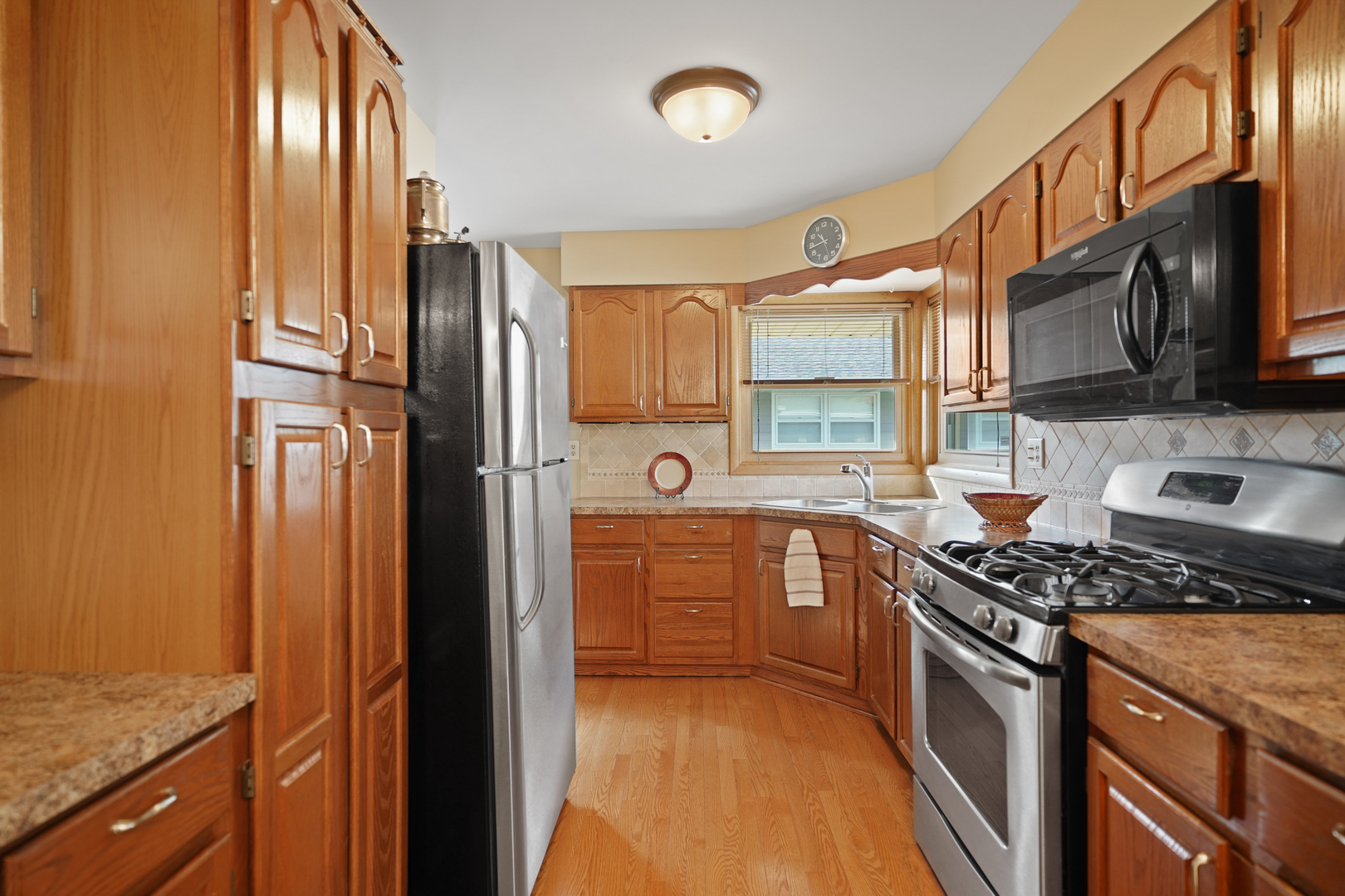 2526 Gabriel Avenue, Zion, IL 60099