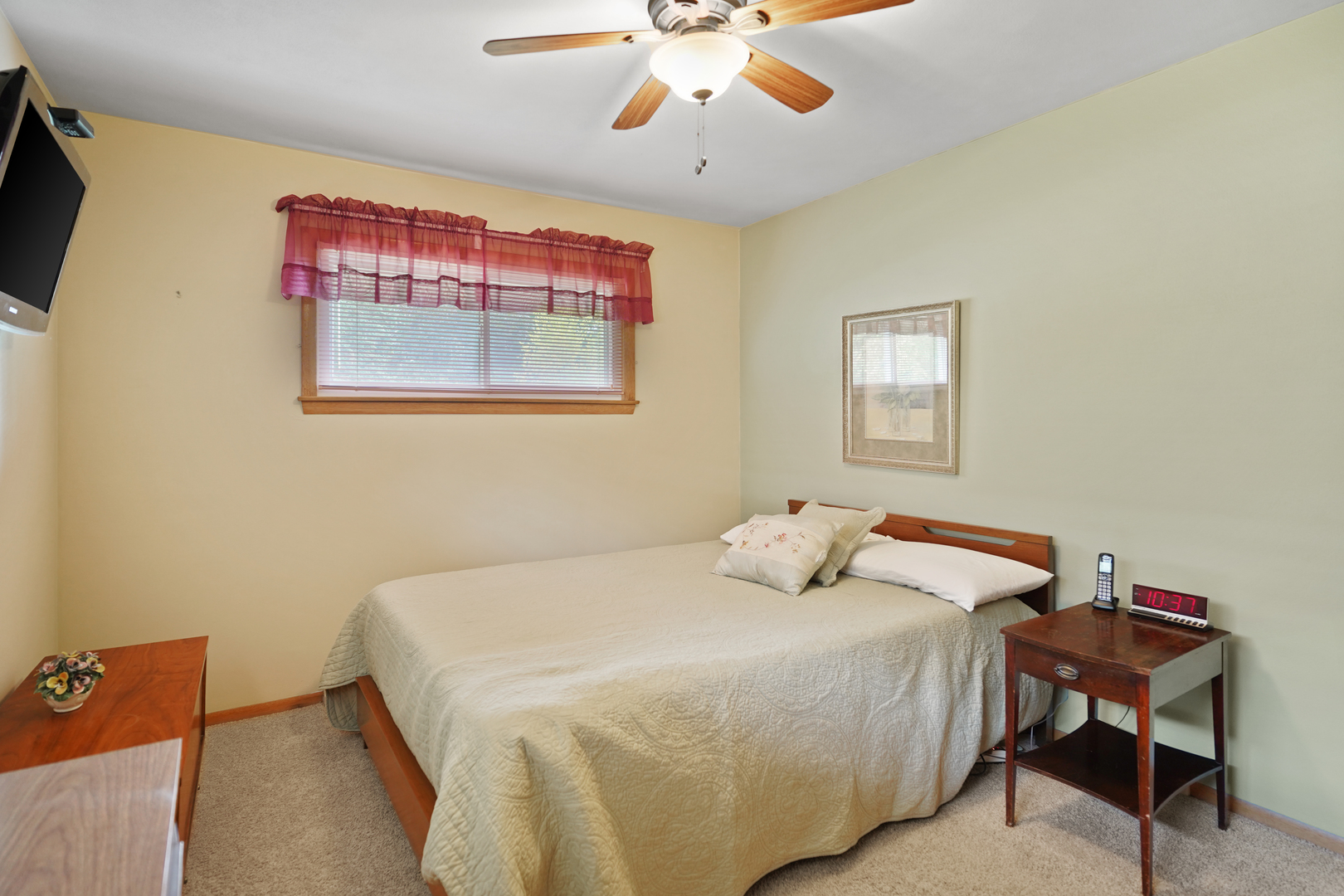 2526 Gabriel Avenue, Zion, IL 60099