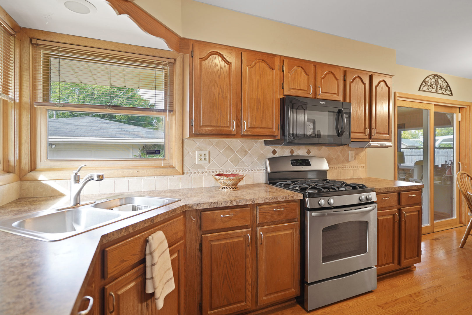 2526 Gabriel Avenue, Zion, IL 60099