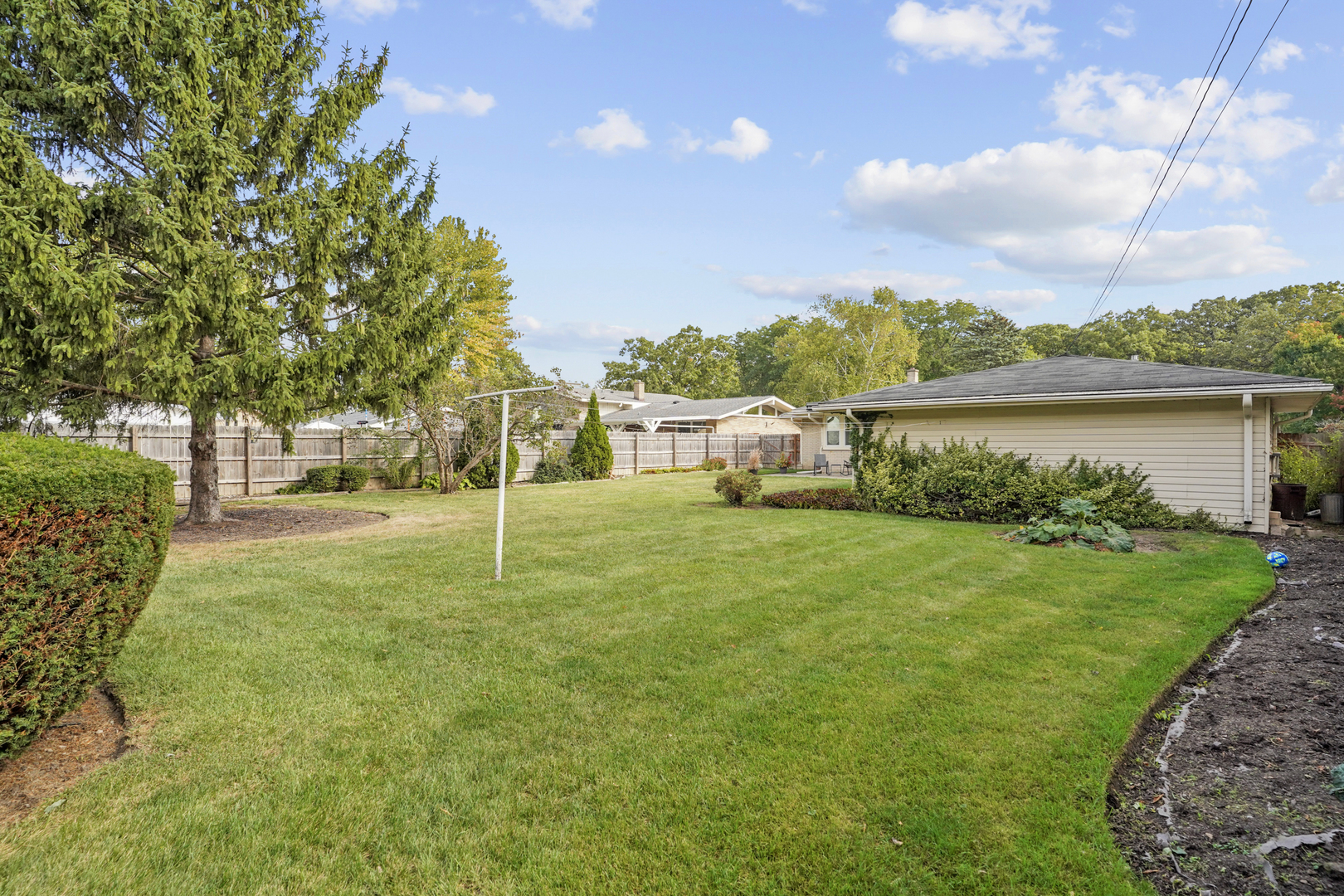 2526 Gabriel Avenue, Zion, IL 60099