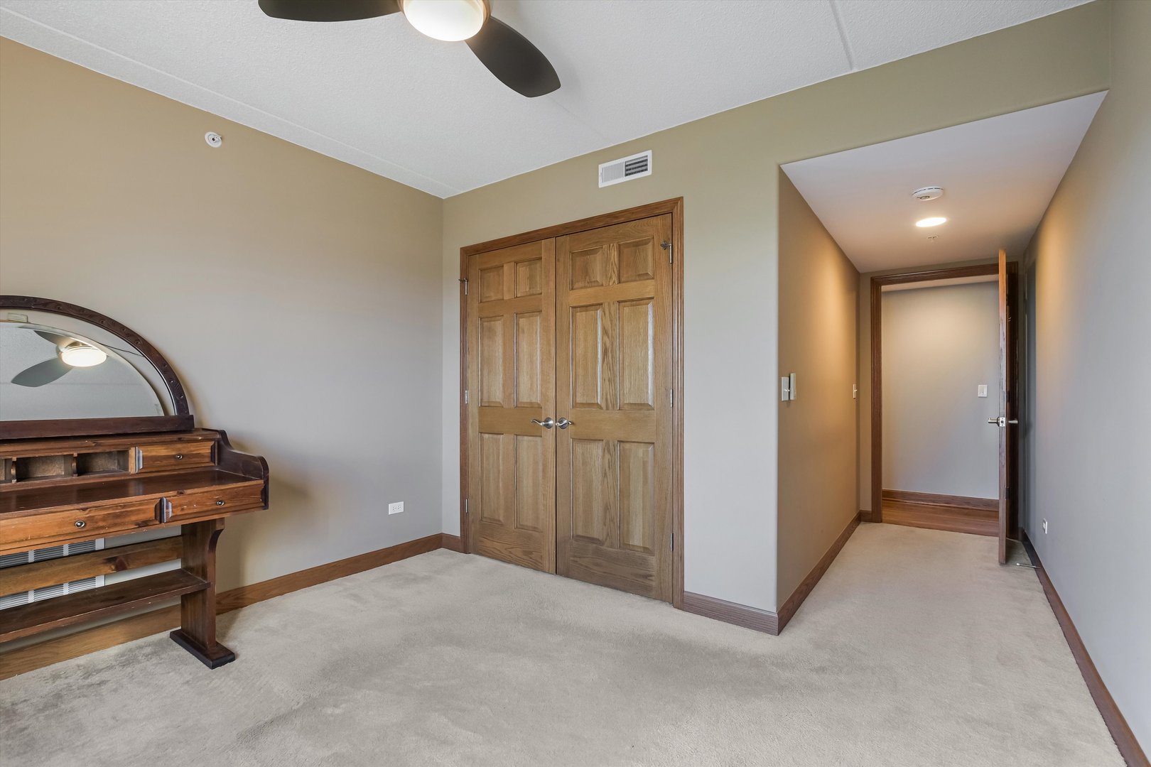 4811 N Olcott Avenue #307, Harwood Heights, IL 60706