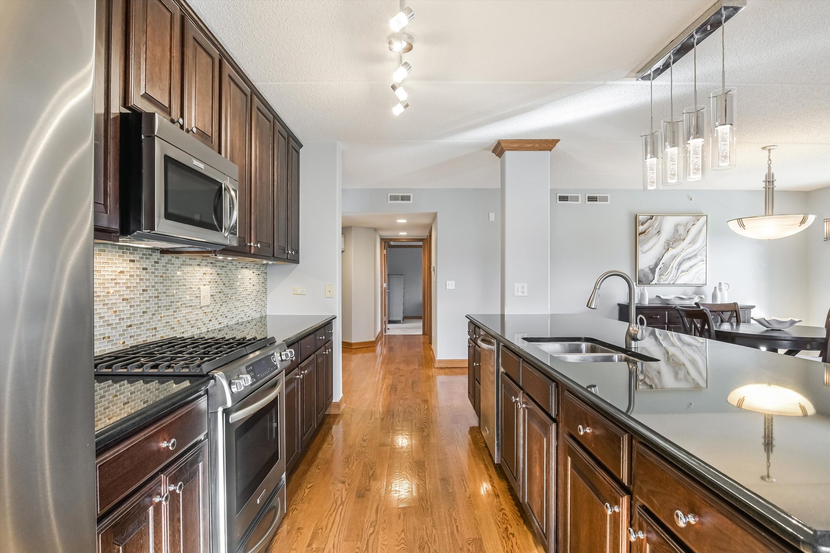 4811 N Olcott Avenue #307, Harwood Heights, IL 60706