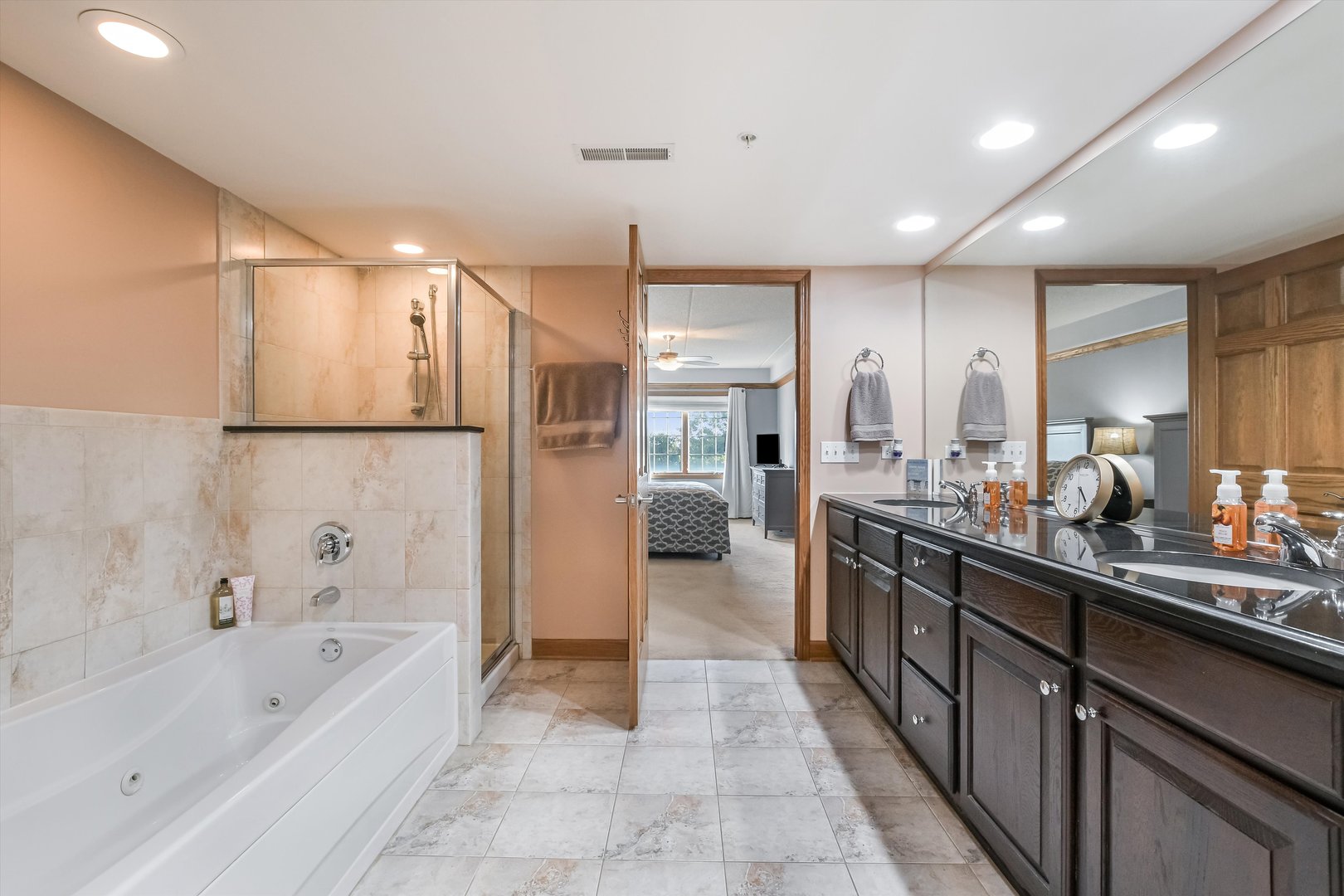 4811 N Olcott Avenue #307, Harwood Heights, IL 60706