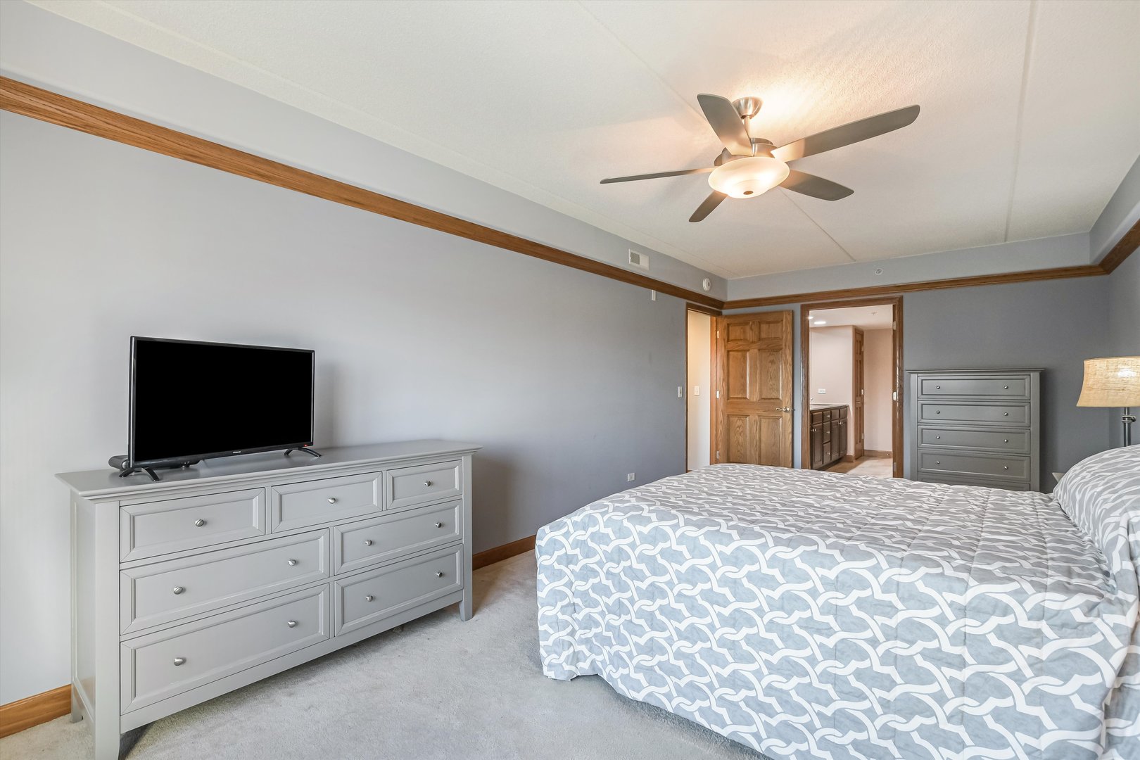 4811 N Olcott Avenue #307, Harwood Heights, IL 60706