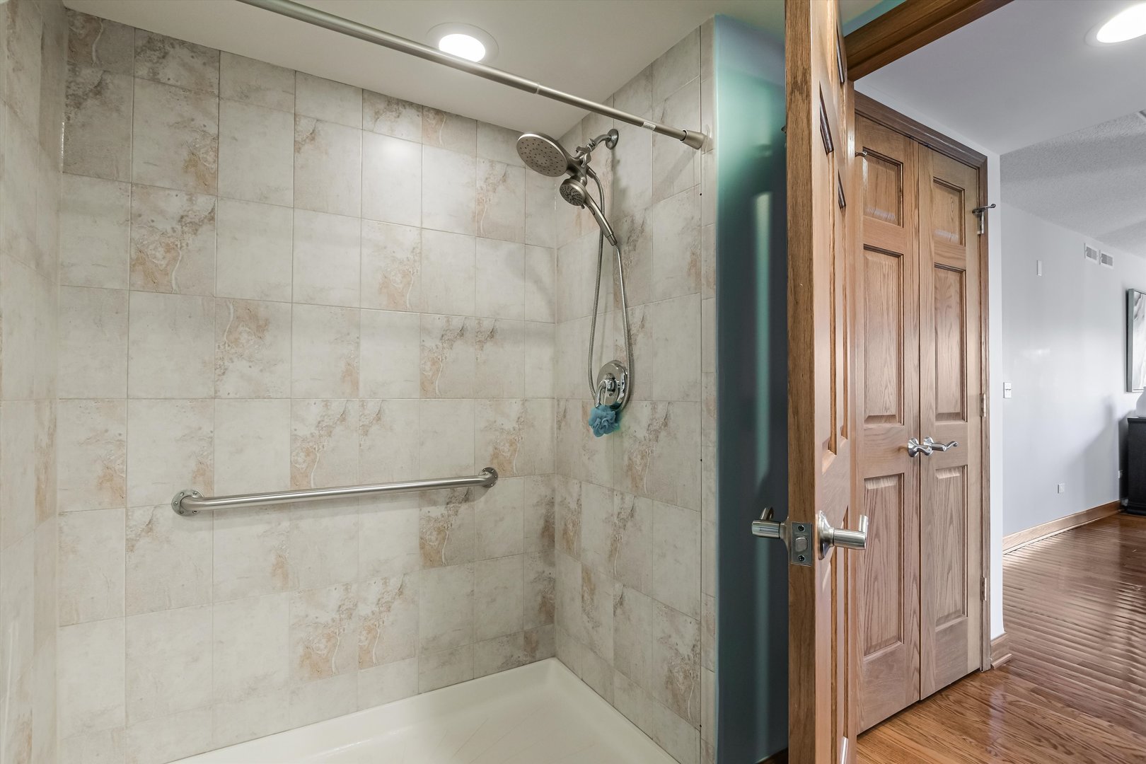 4811 N Olcott Avenue #307, Harwood Heights, IL 60706