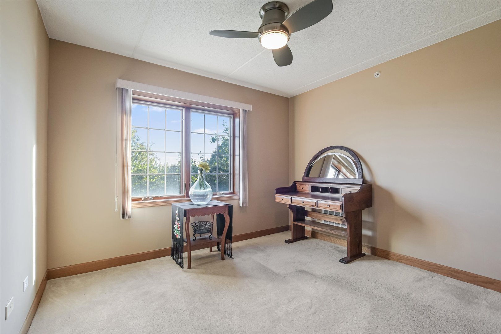 4811 N Olcott Avenue #307, Harwood Heights, IL 60706