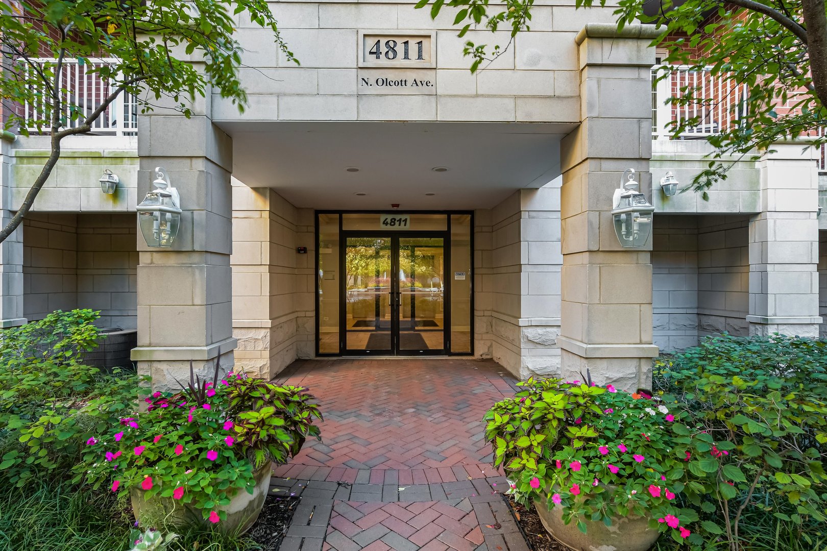 4811 N Olcott Avenue #307, Harwood Heights, IL 60706