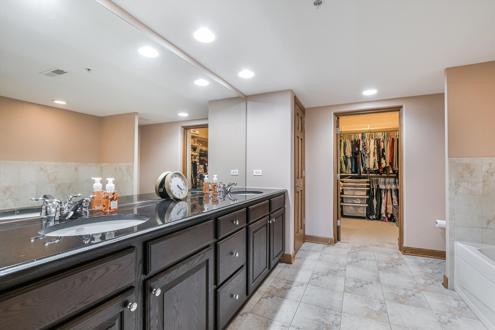 4811 N Olcott Avenue #307, Harwood Heights, IL 60706