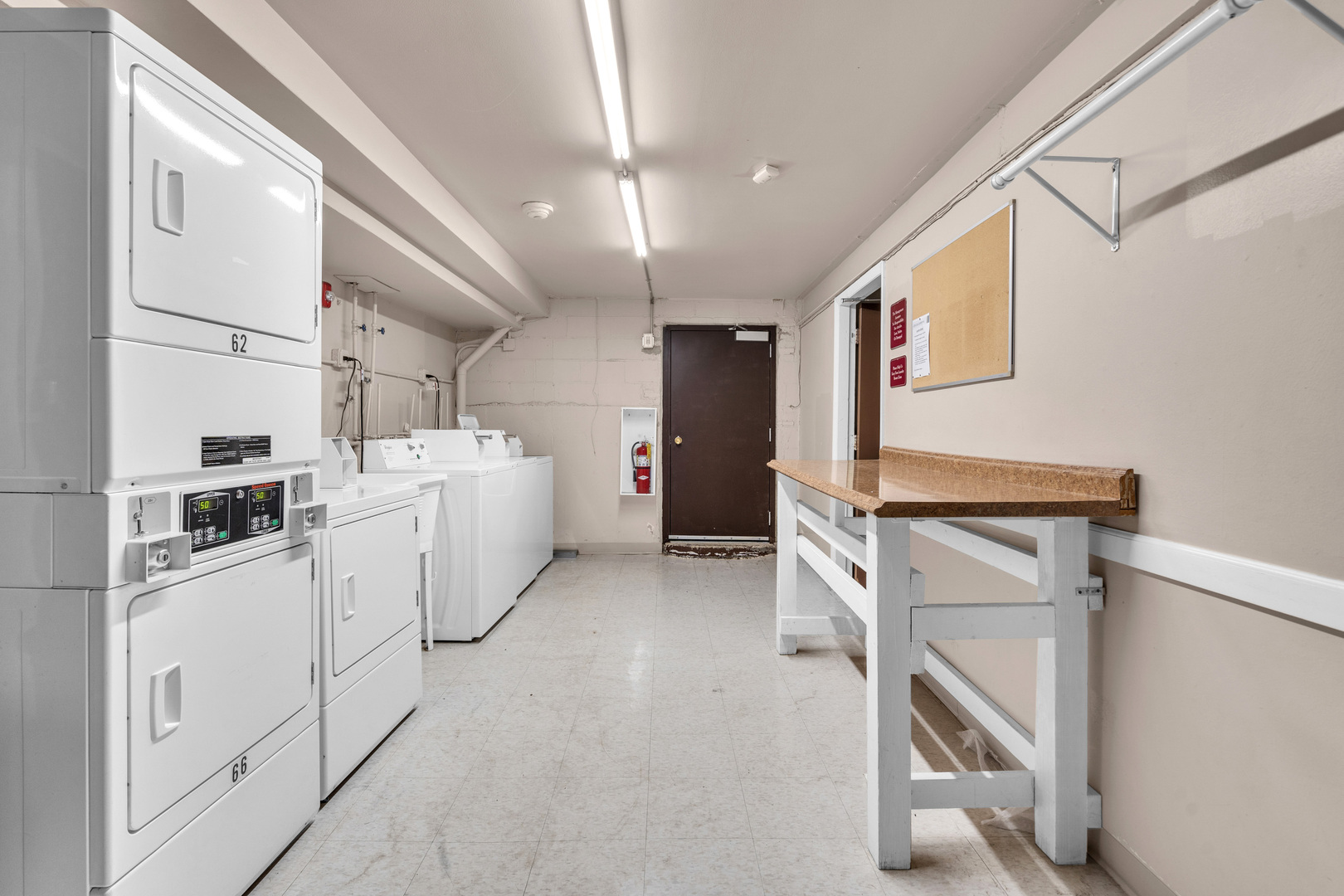 120A Collen Drive #105, Lombard, IL 60148