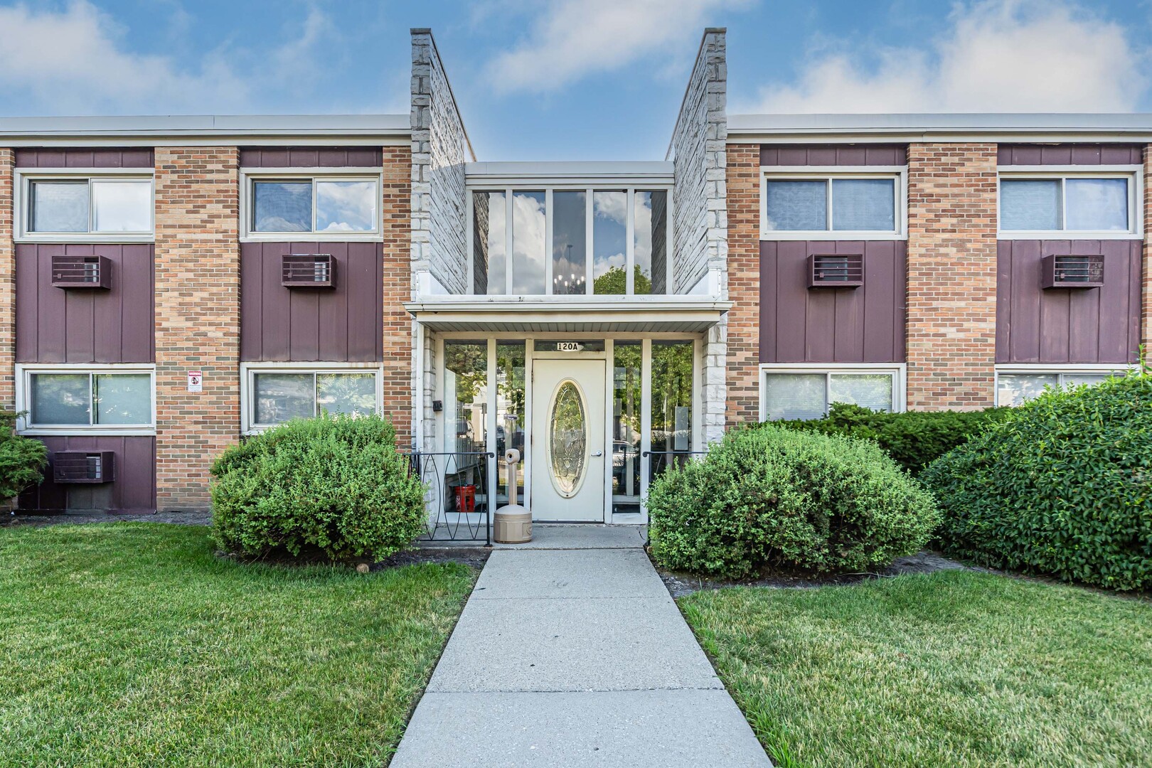 120A Collen Drive #105, Lombard, IL 60148