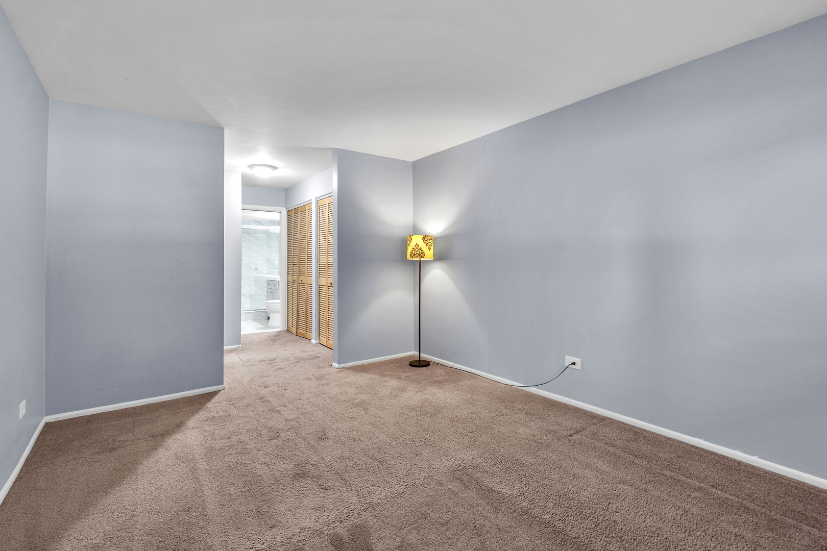 120A Collen Drive #105, Lombard, IL 60148