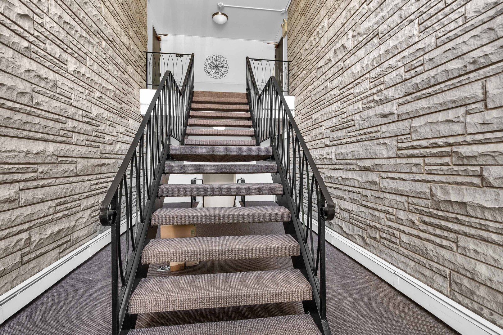 120A Collen Drive #105, Lombard, IL 60148