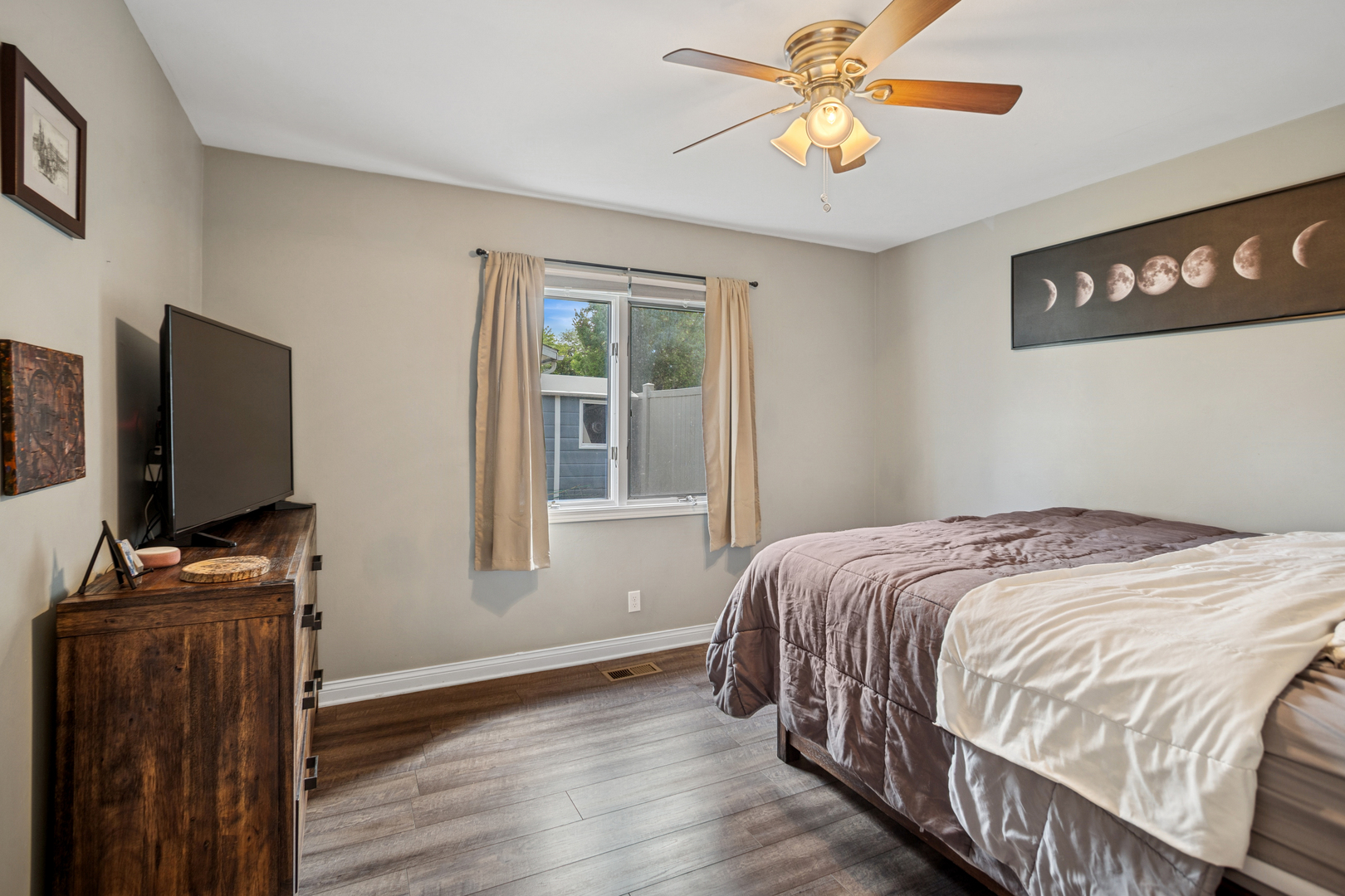 168 Bedford Road, Bolingbrook, IL 60440