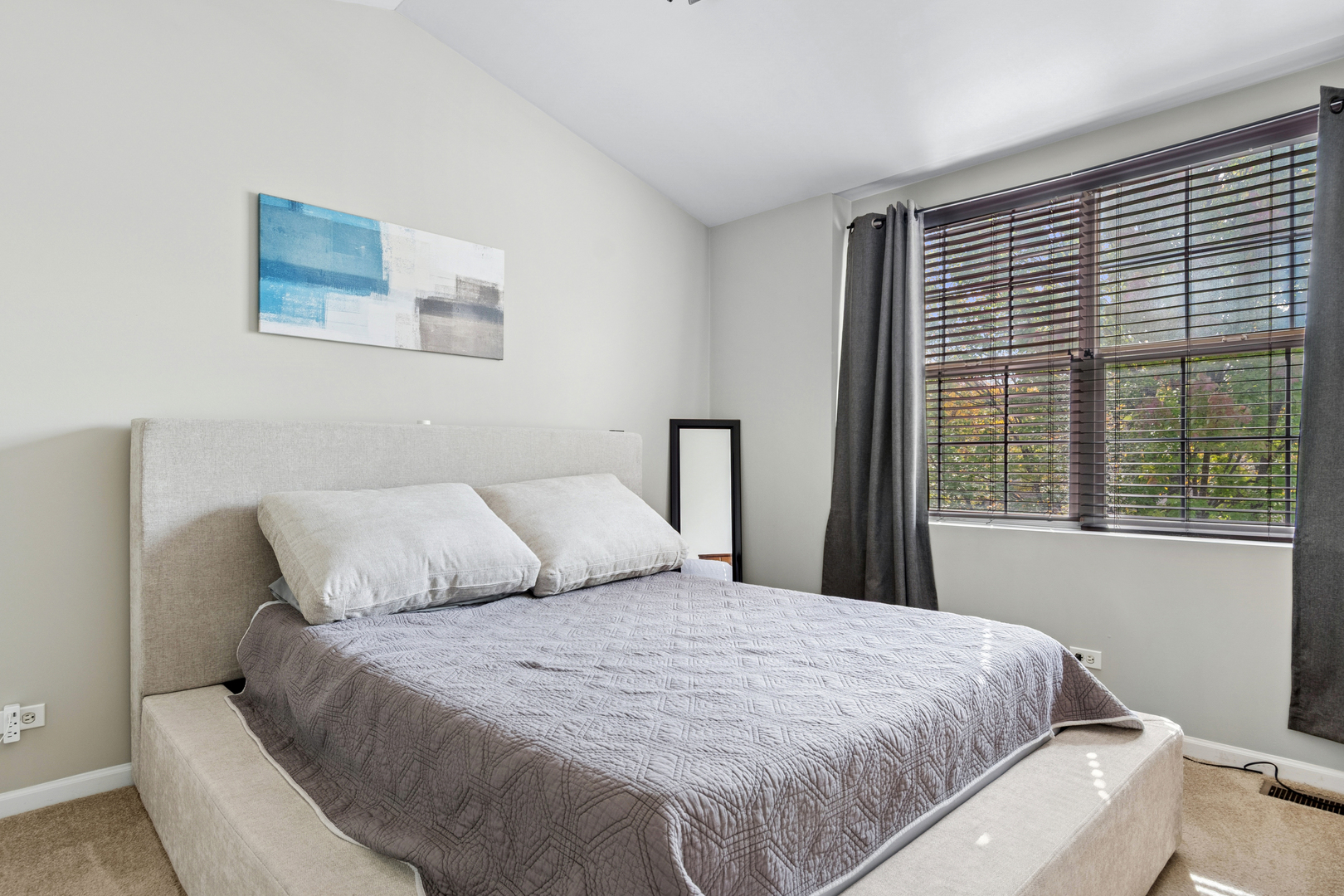 1896 Sedgewood Avenue, Aurora, IL 60503