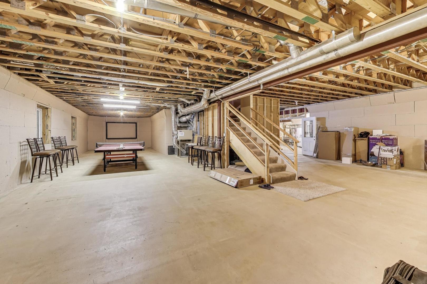 650 W Echo Lane, Palatine, IL 60067