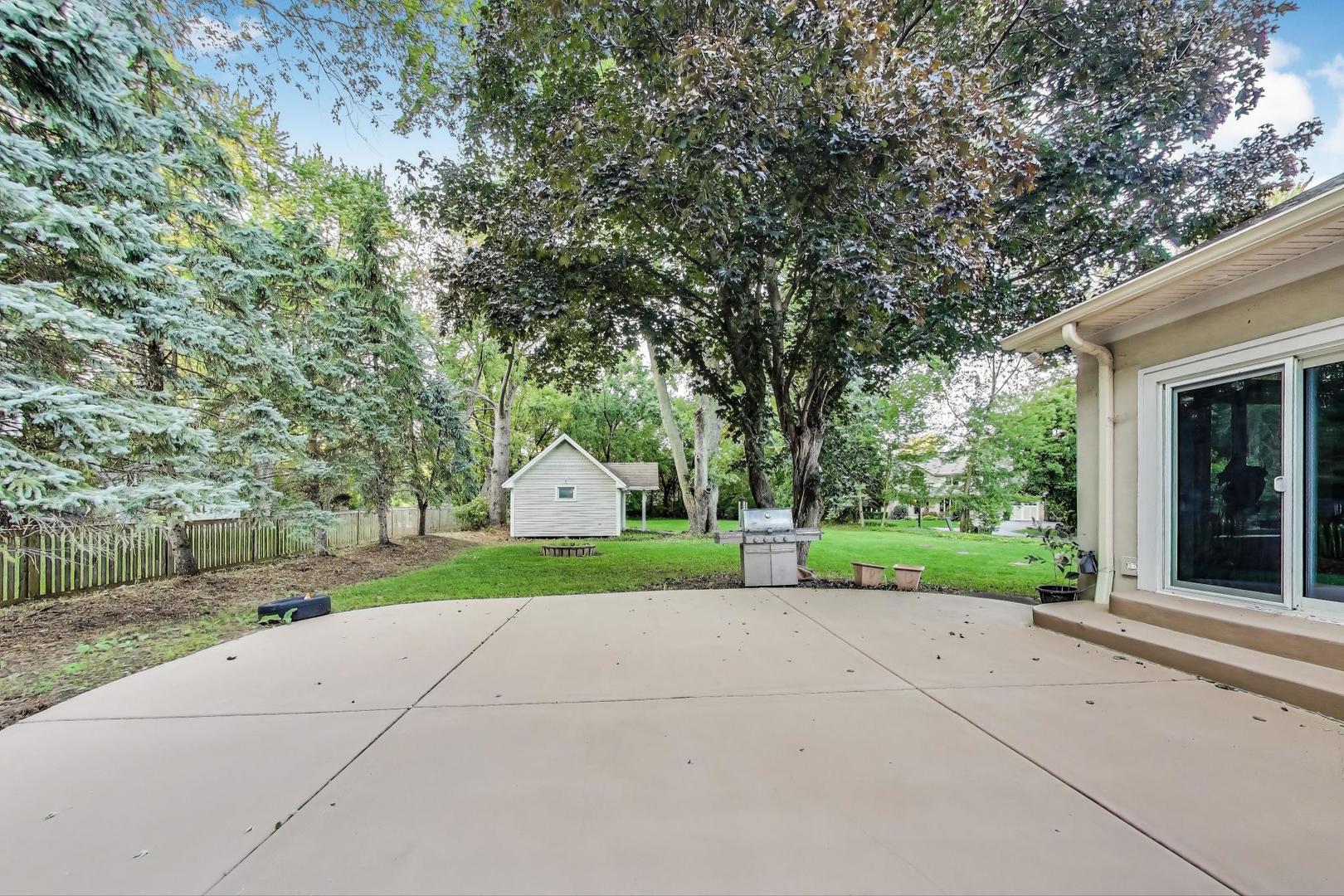 650 W Echo Lane, Palatine, IL 60067