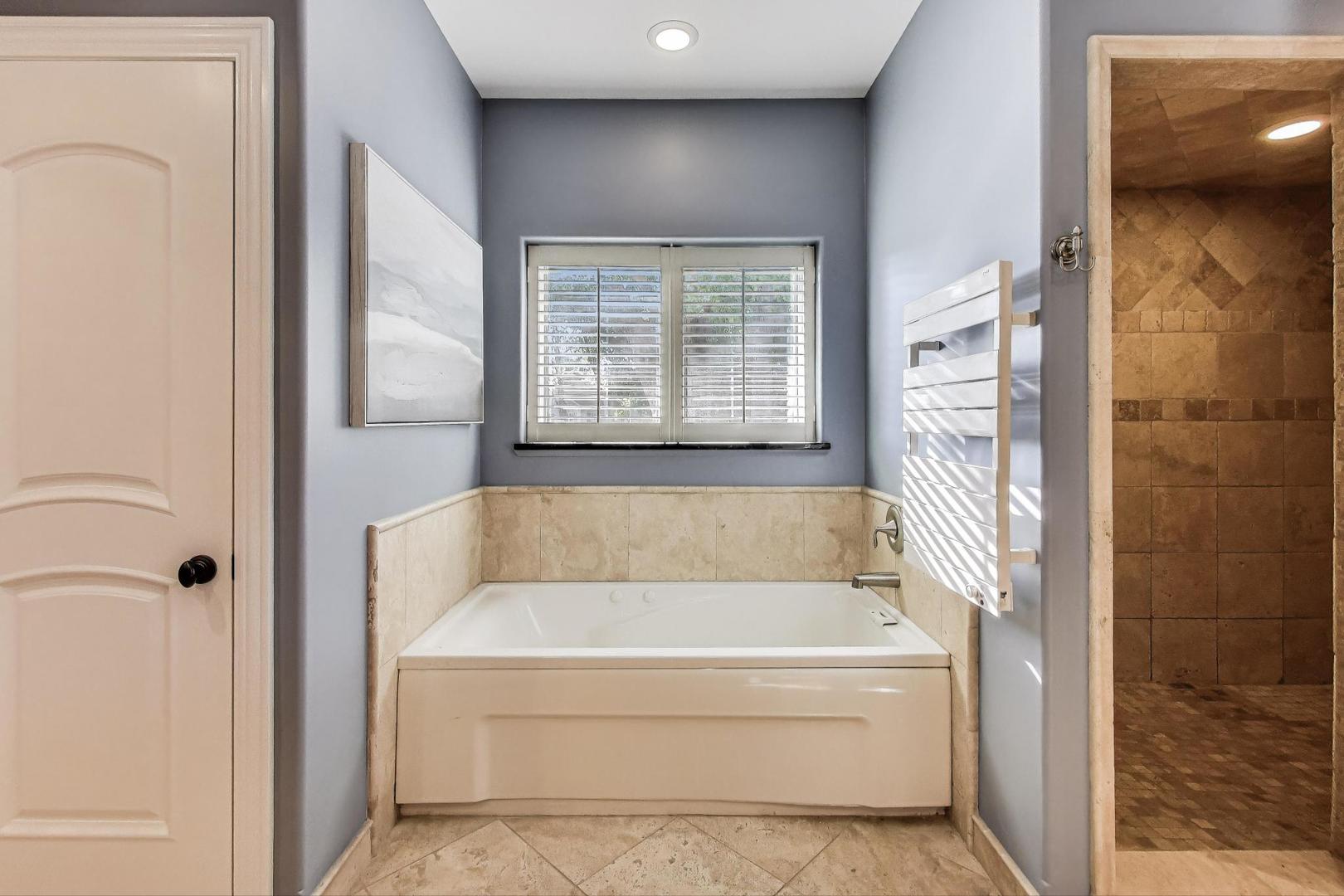 650 W Echo Lane, Palatine, IL 60067