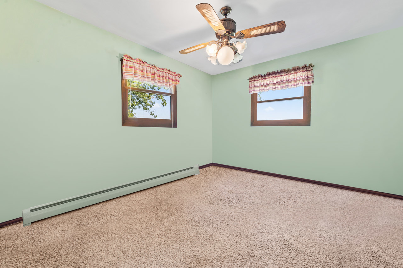 15500 7th Street, Paris, WI 53171