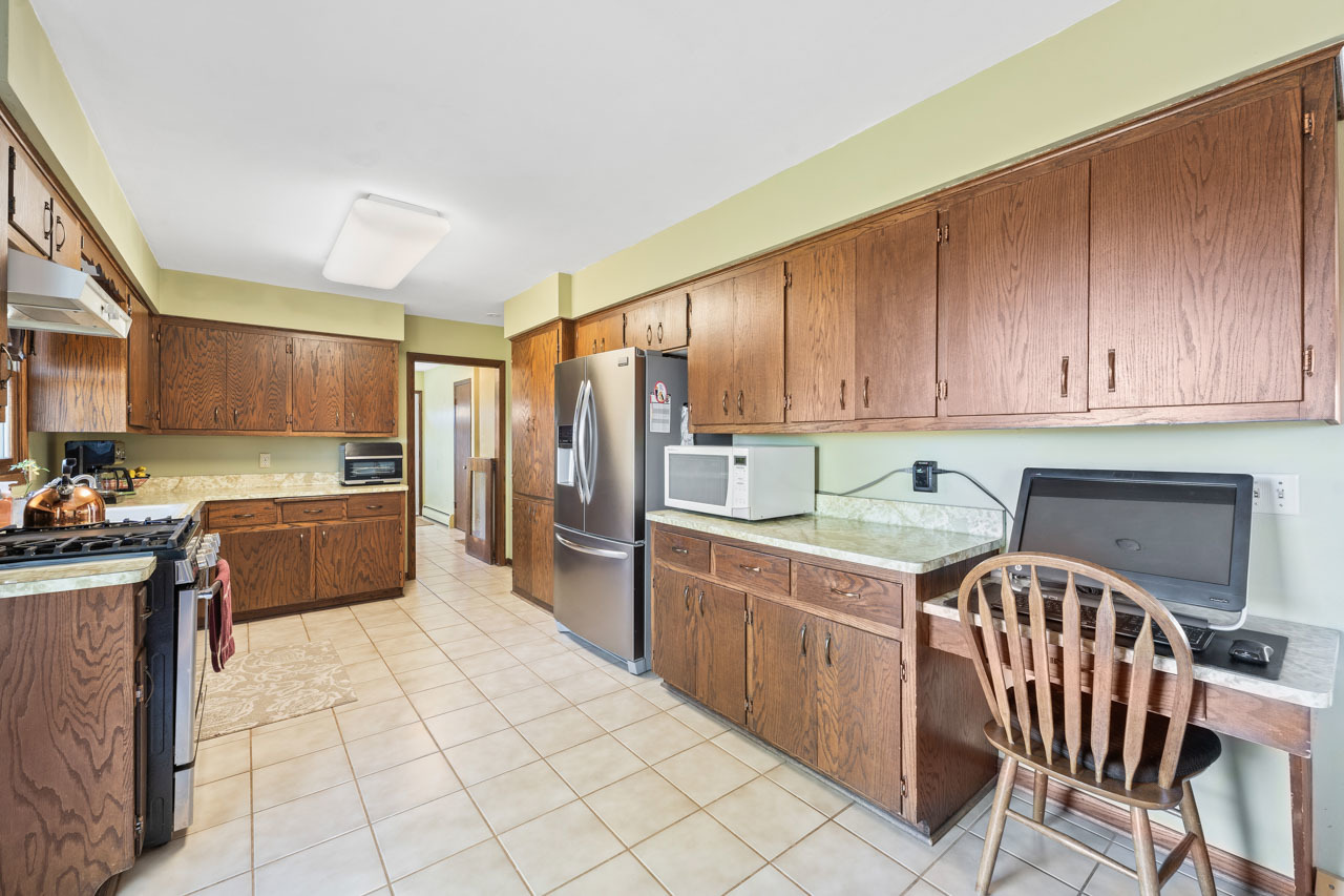 15500 7th Street, Paris, WI 53171