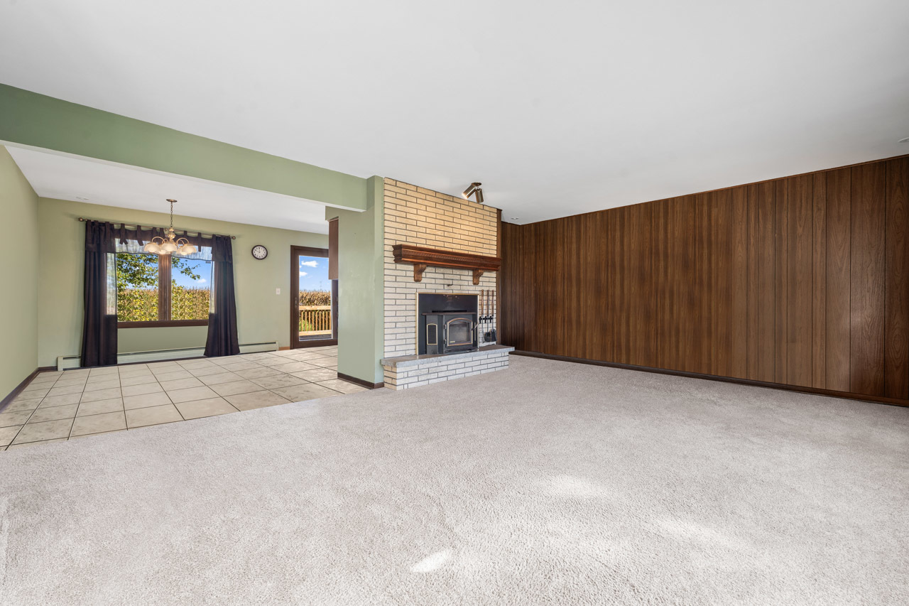 15500 7th Street, Paris, WI 53171