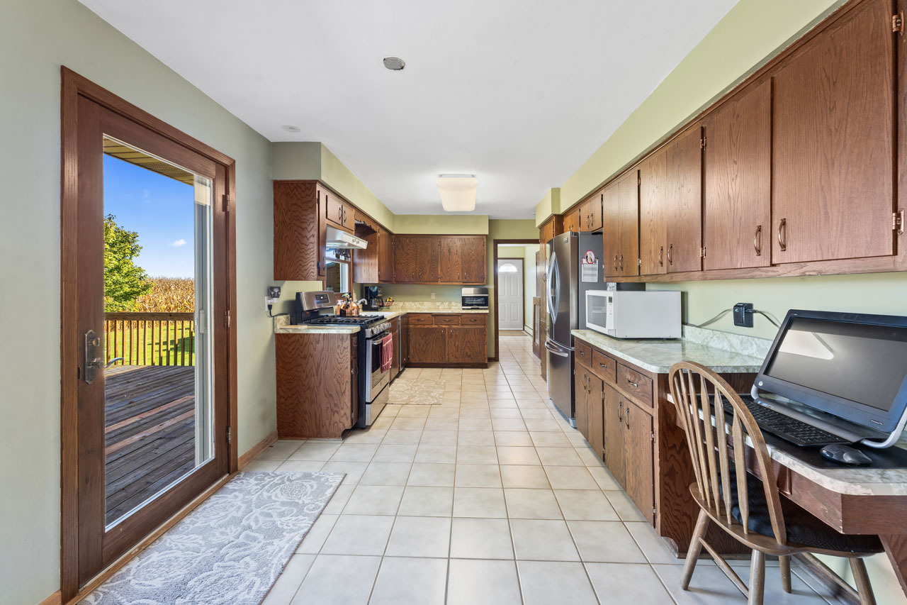 15500 7th Street, Paris, WI 53171