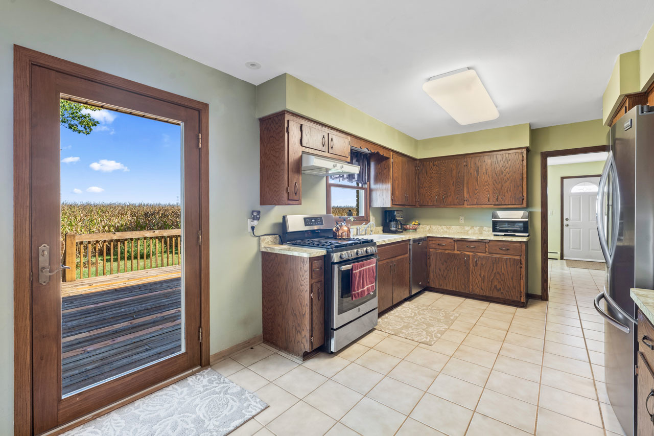 15500 7th Street, Paris, WI 53171