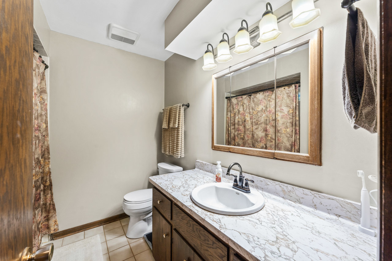 15500 7th Street, Paris, WI 53171