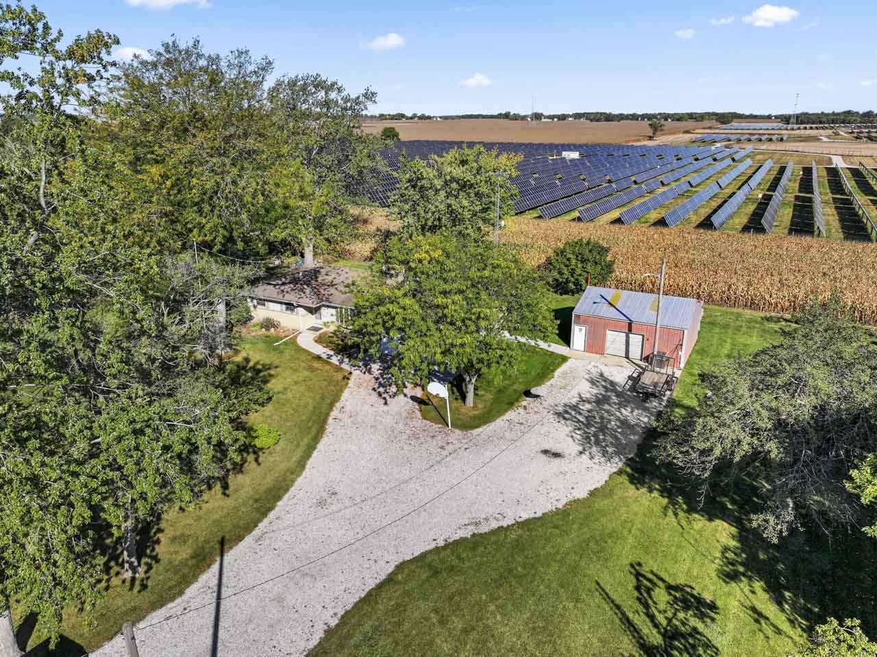 15500 7th Street, Paris, WI 53171